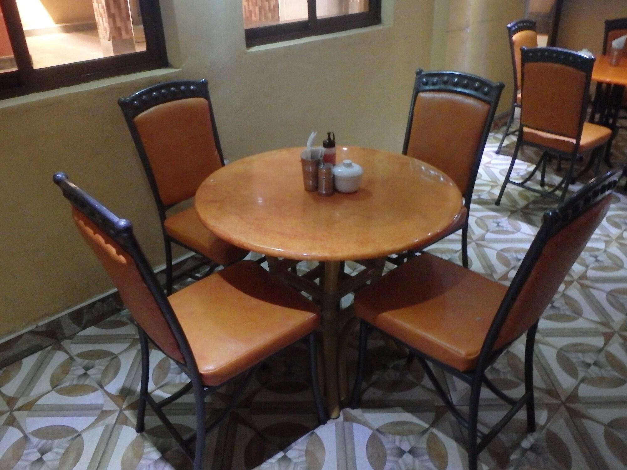 Mau Summit Hotel