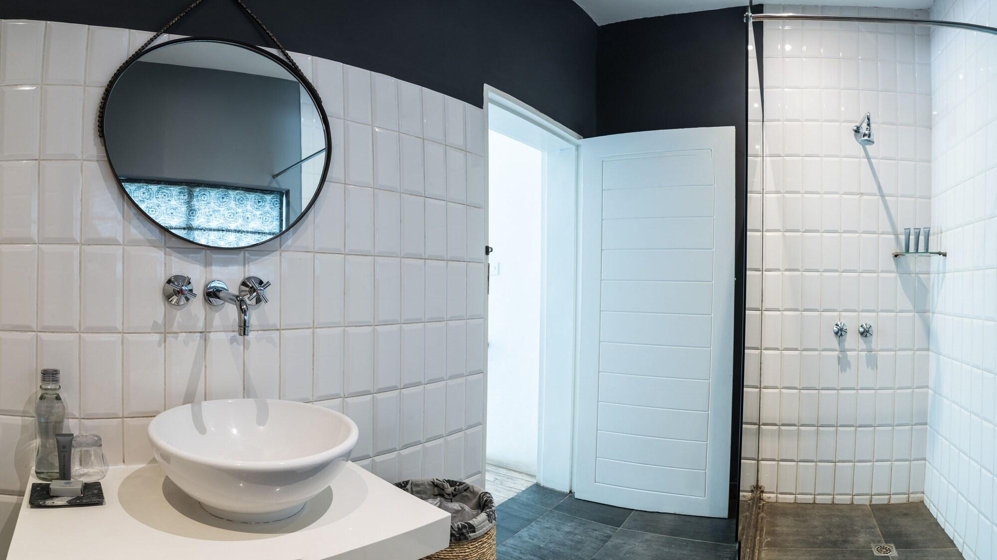 Latitude 13 Degrees by null