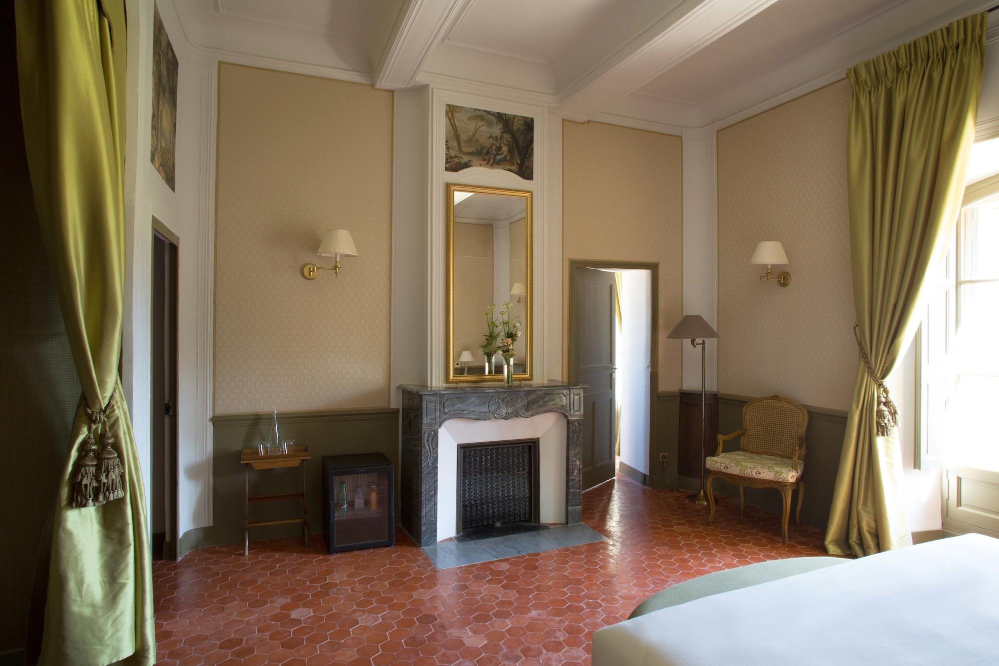 Château de Fonscolombe by null