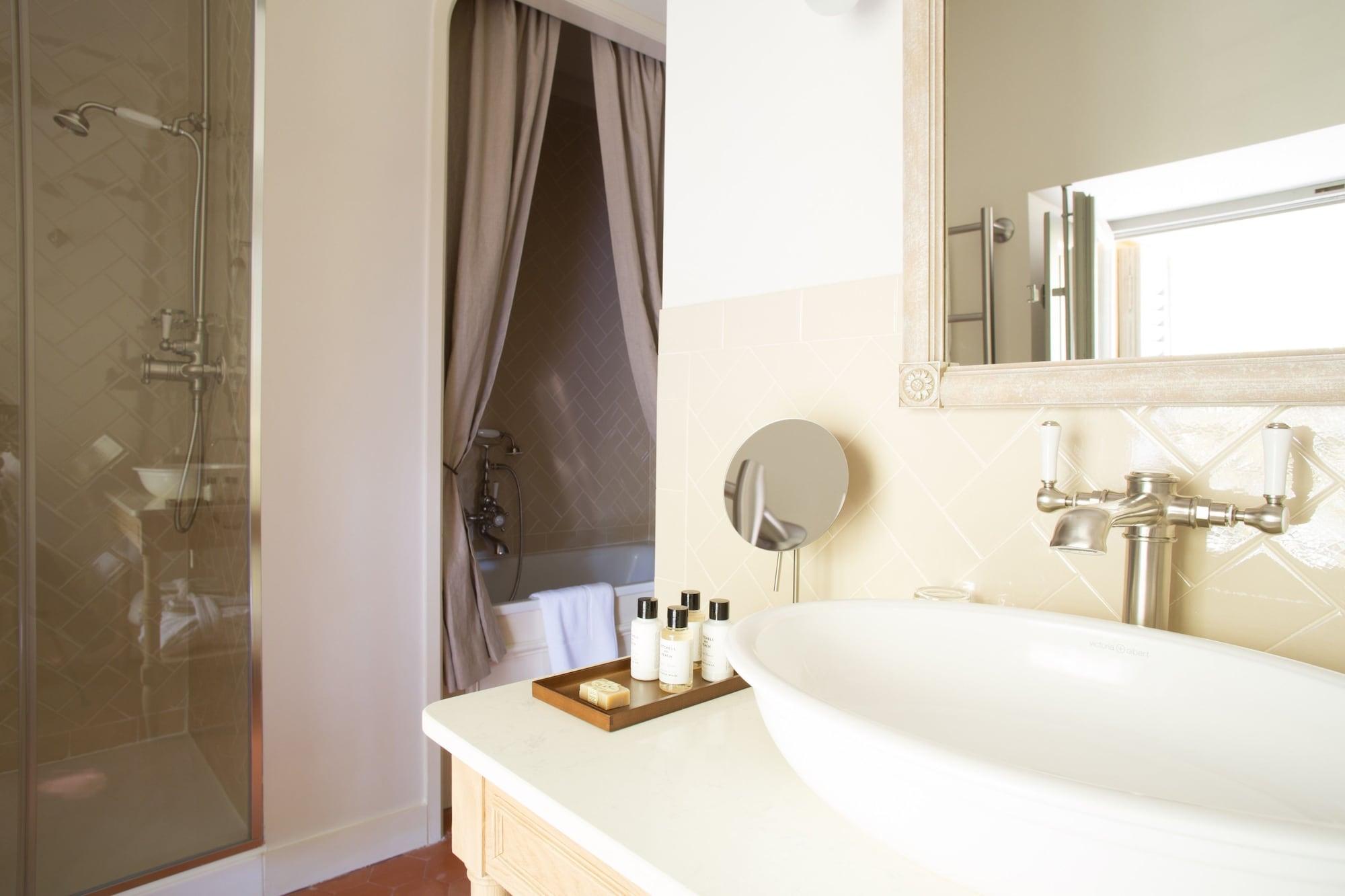 Château de Fonscolombe by null