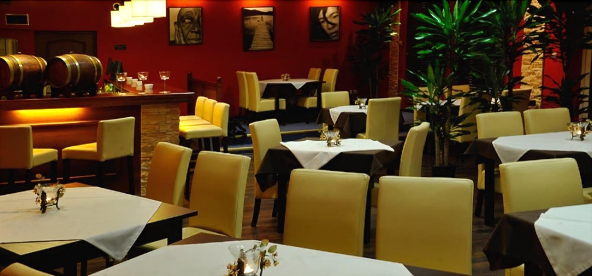 Zlote Deby Hotel