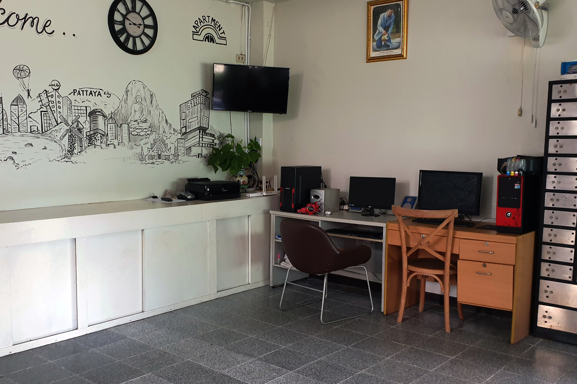 1068 NN Apartment