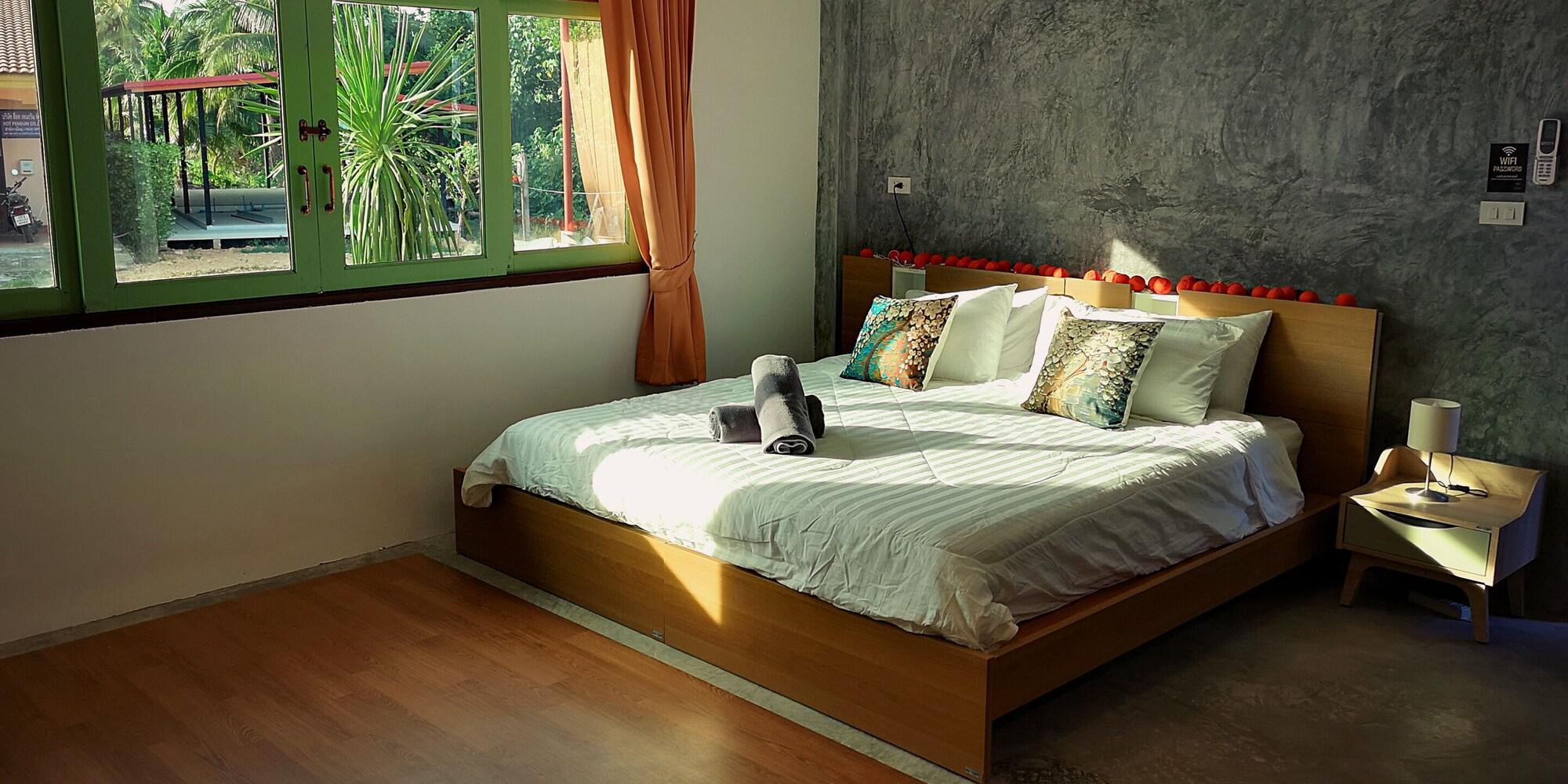 Tonmai Suites
