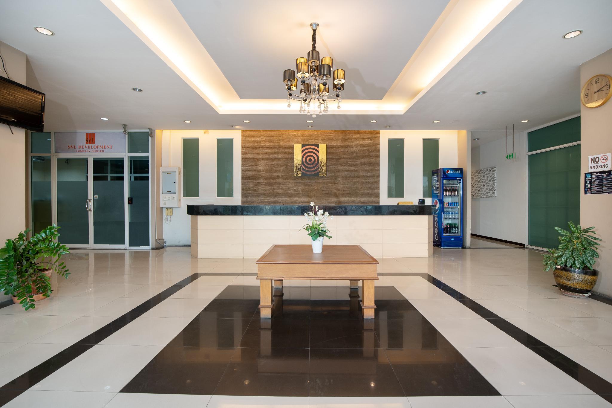 Leenova Hotel