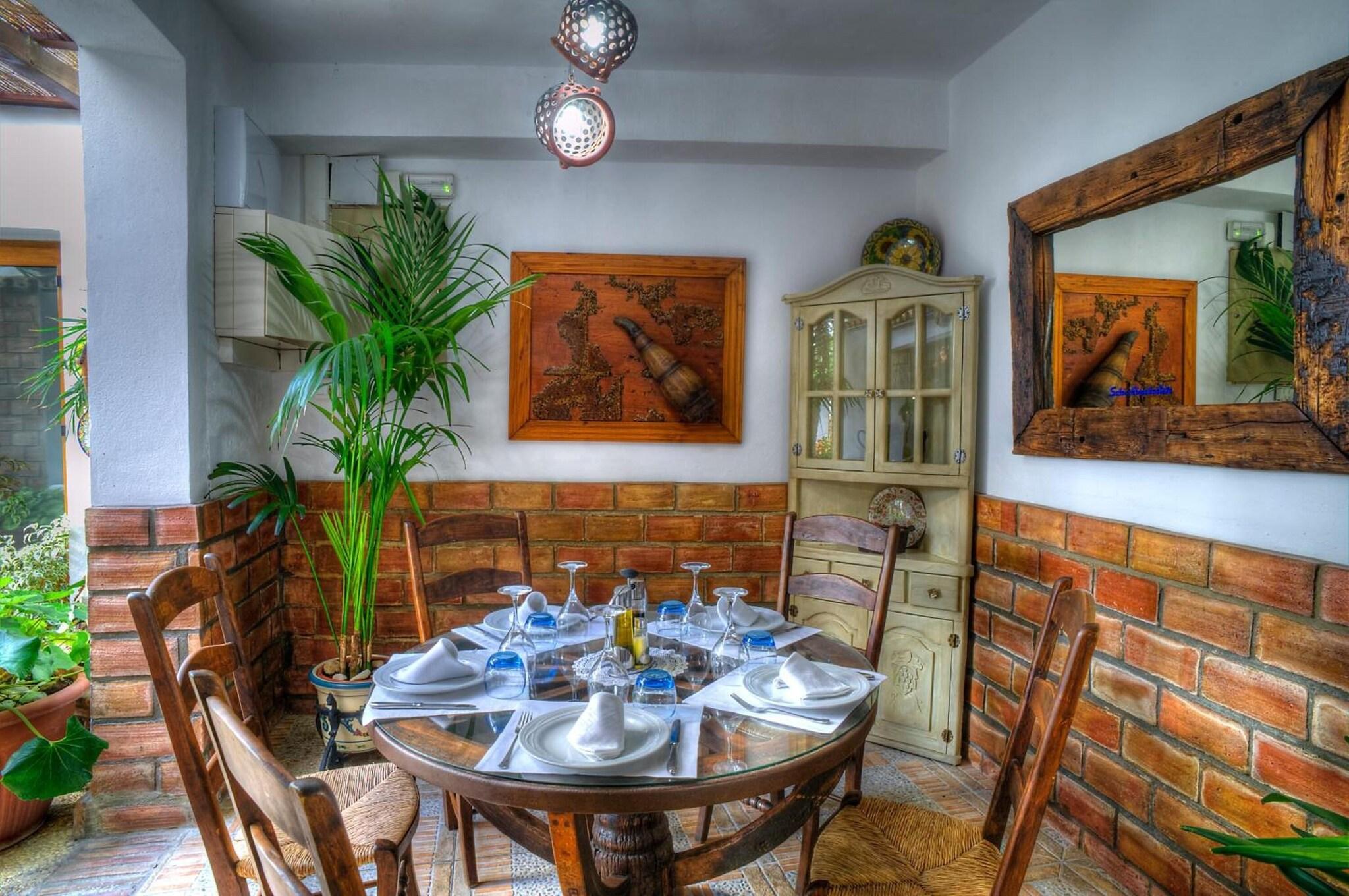 Hotel Almadraba