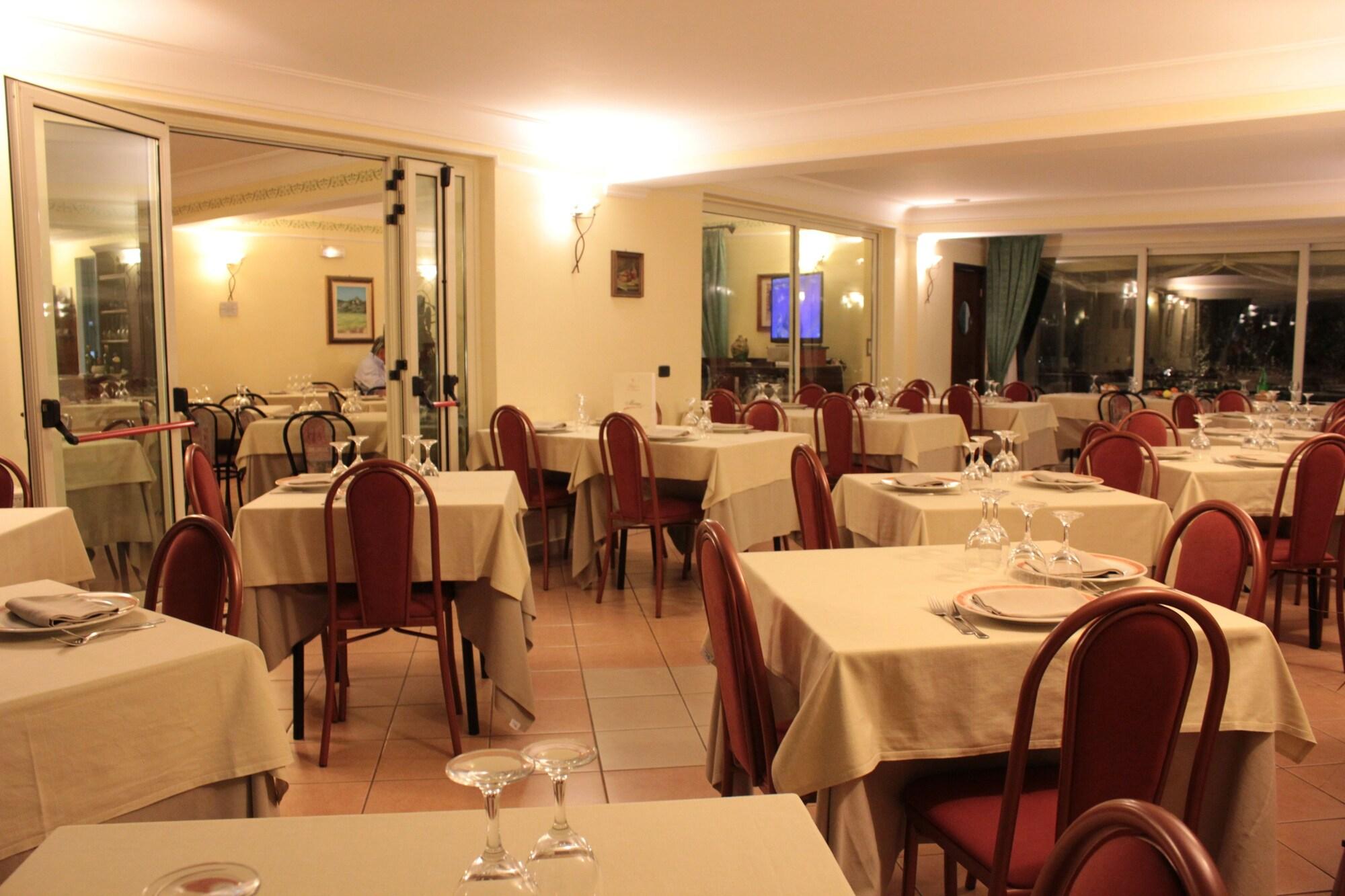 Lion's Hotel