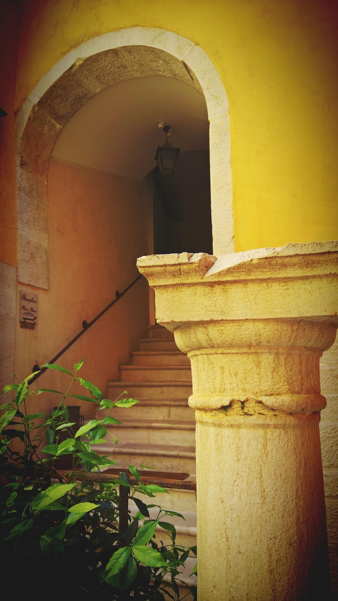 Hotel Antichi Feudi Dimora d'Epoca by null