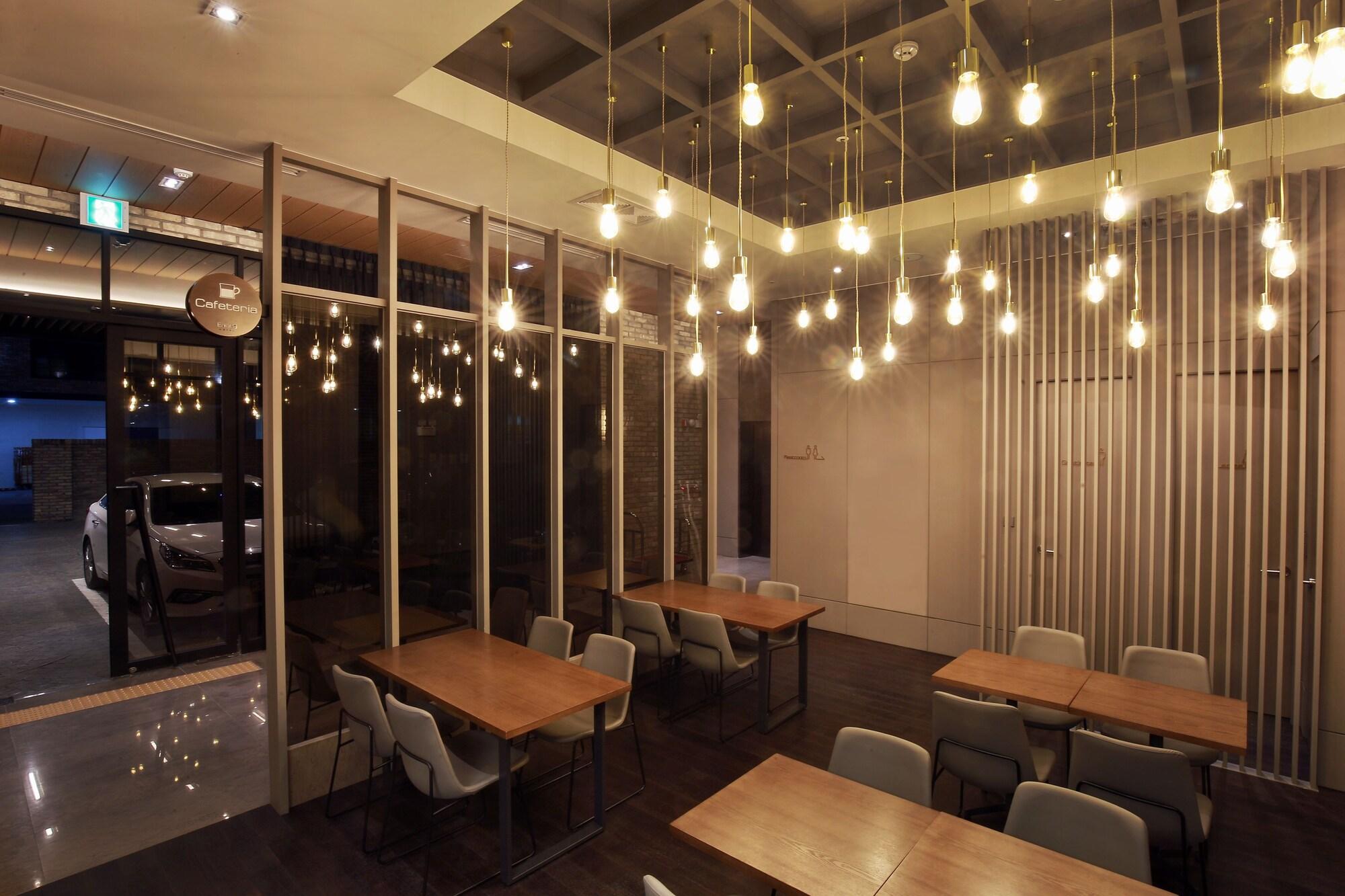Hotel East9