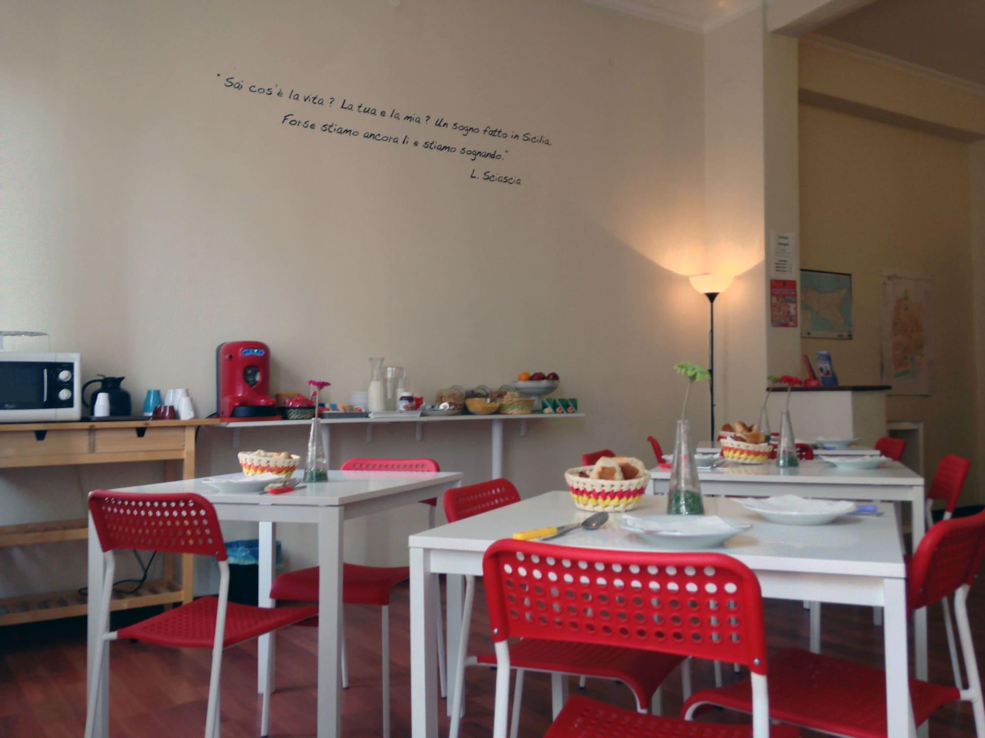 Castelnuovo Rooms & Breakfast