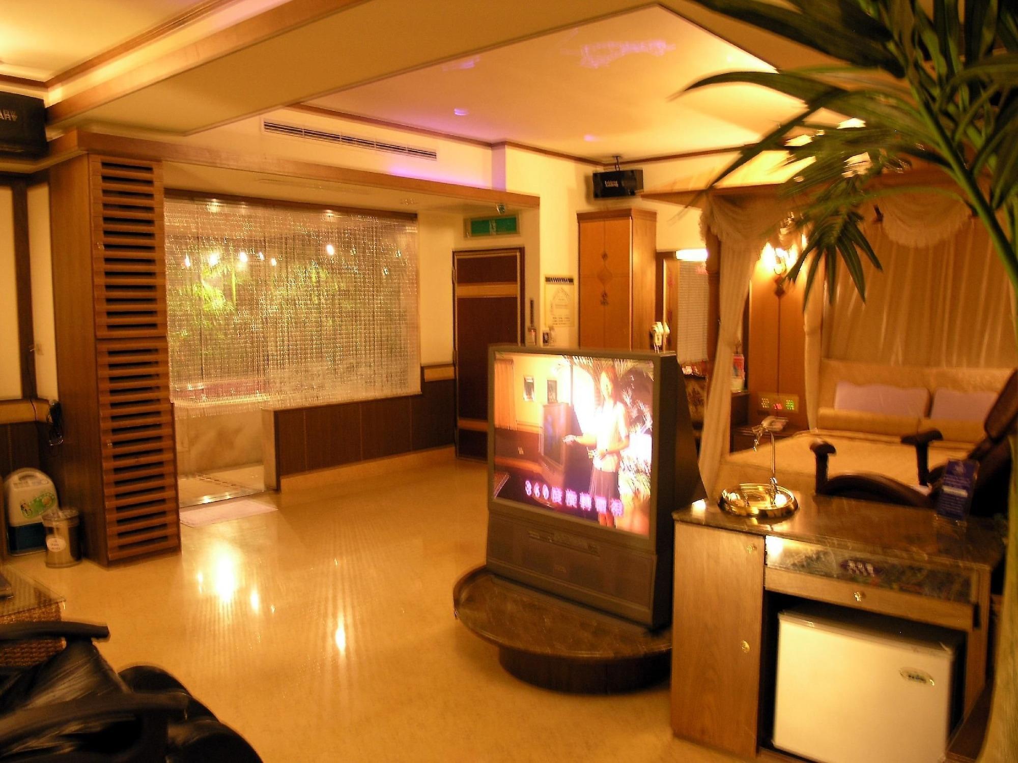 Swan Lake Hotel