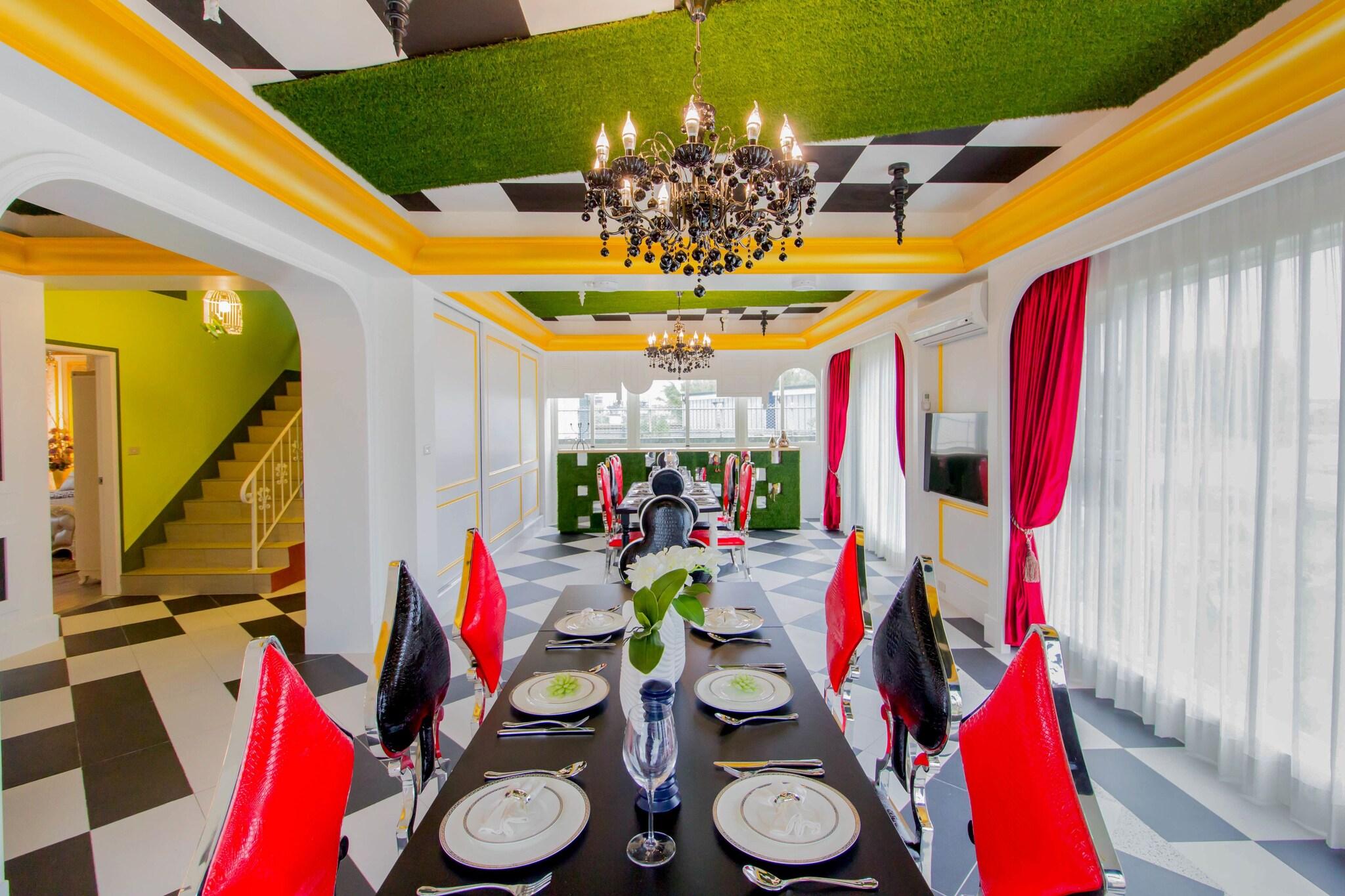 Alice Wonderland B&B