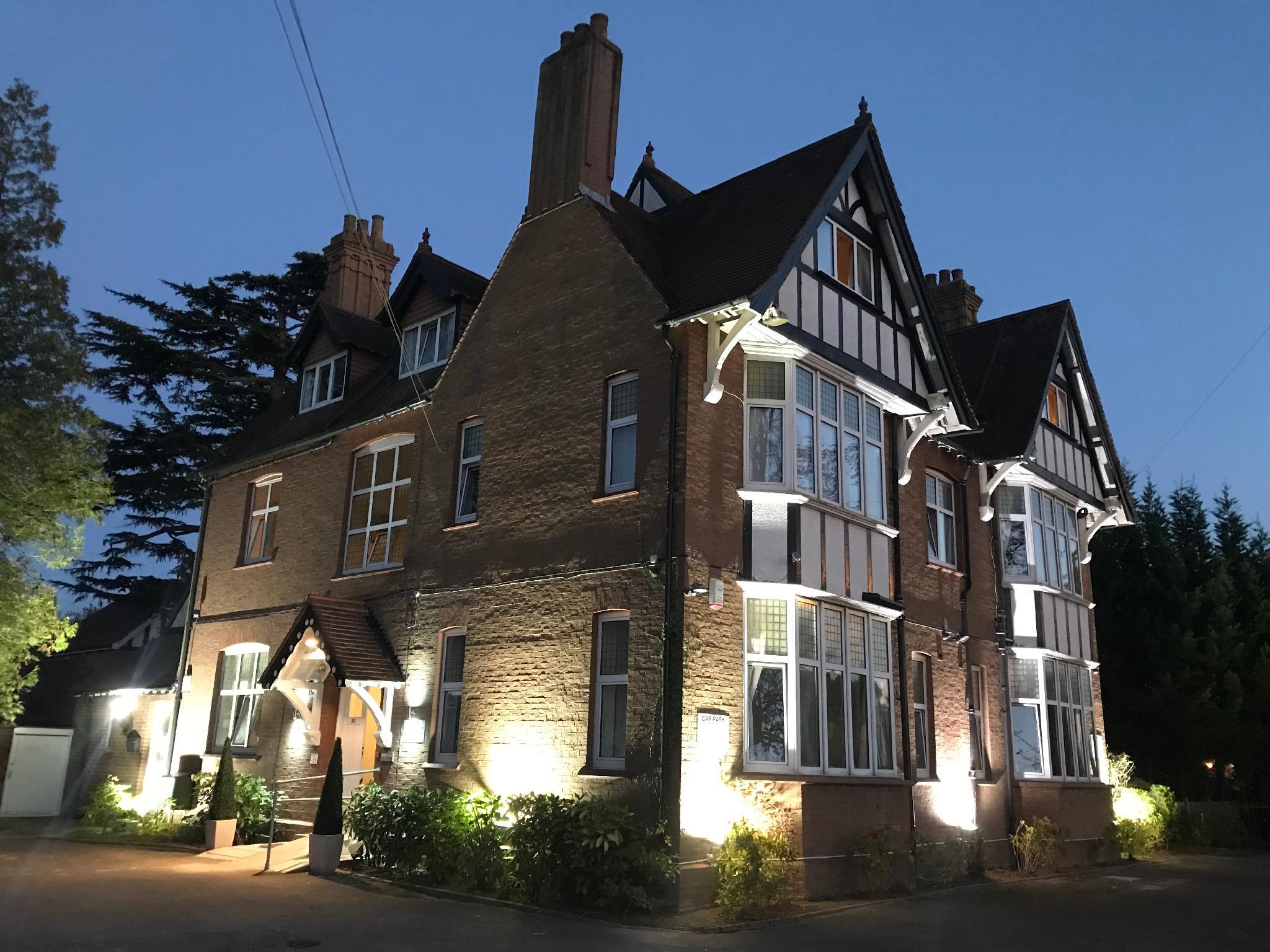 Gatwick Inn Hotel