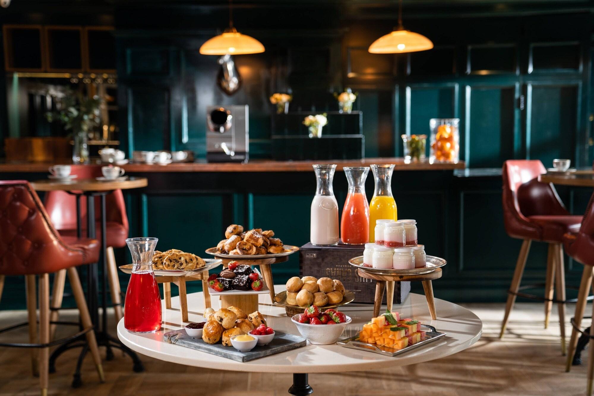 Mount Juliet Estate, Autograph Collection by null