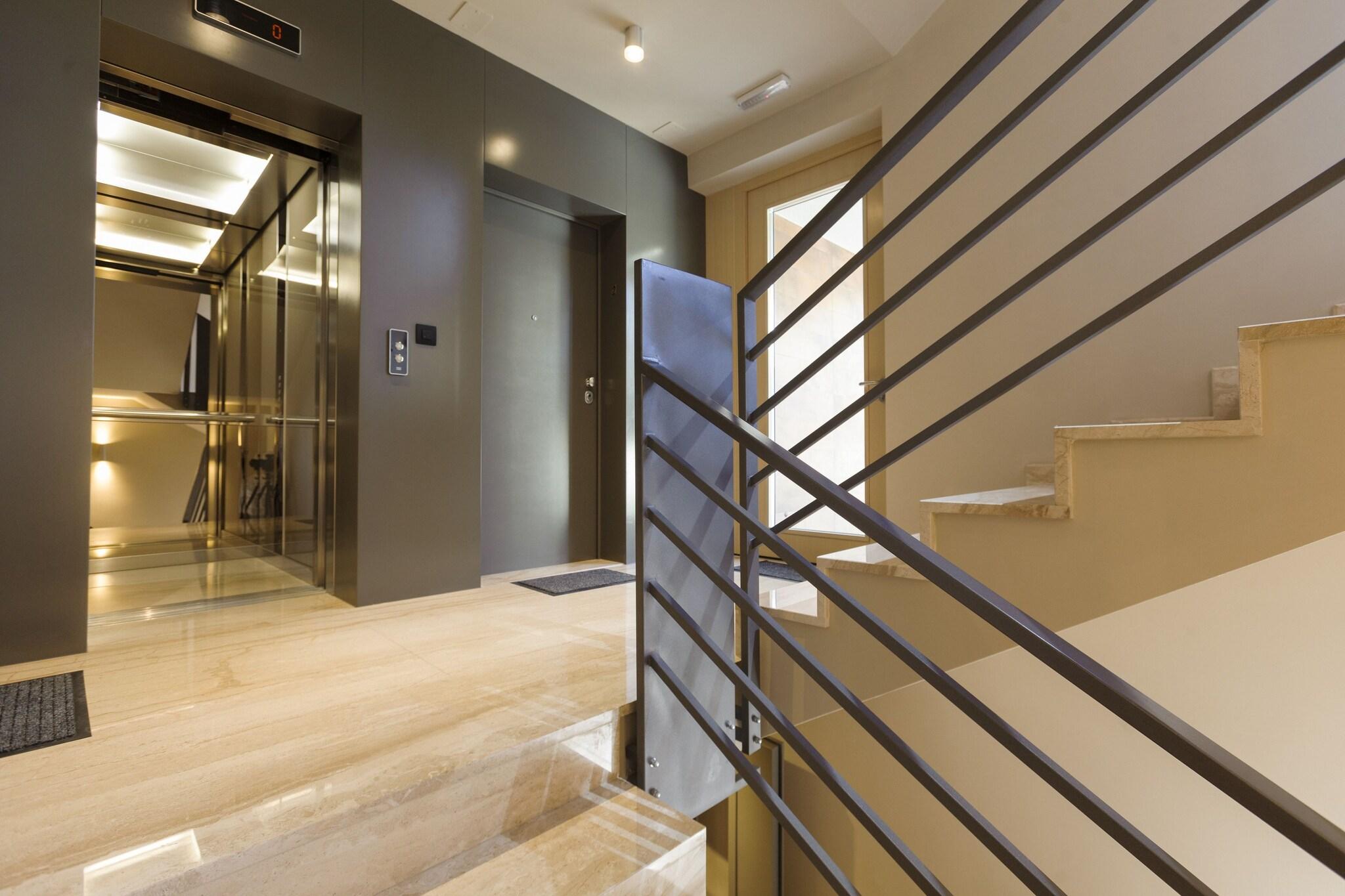 Residence by Vestibul Palace by null