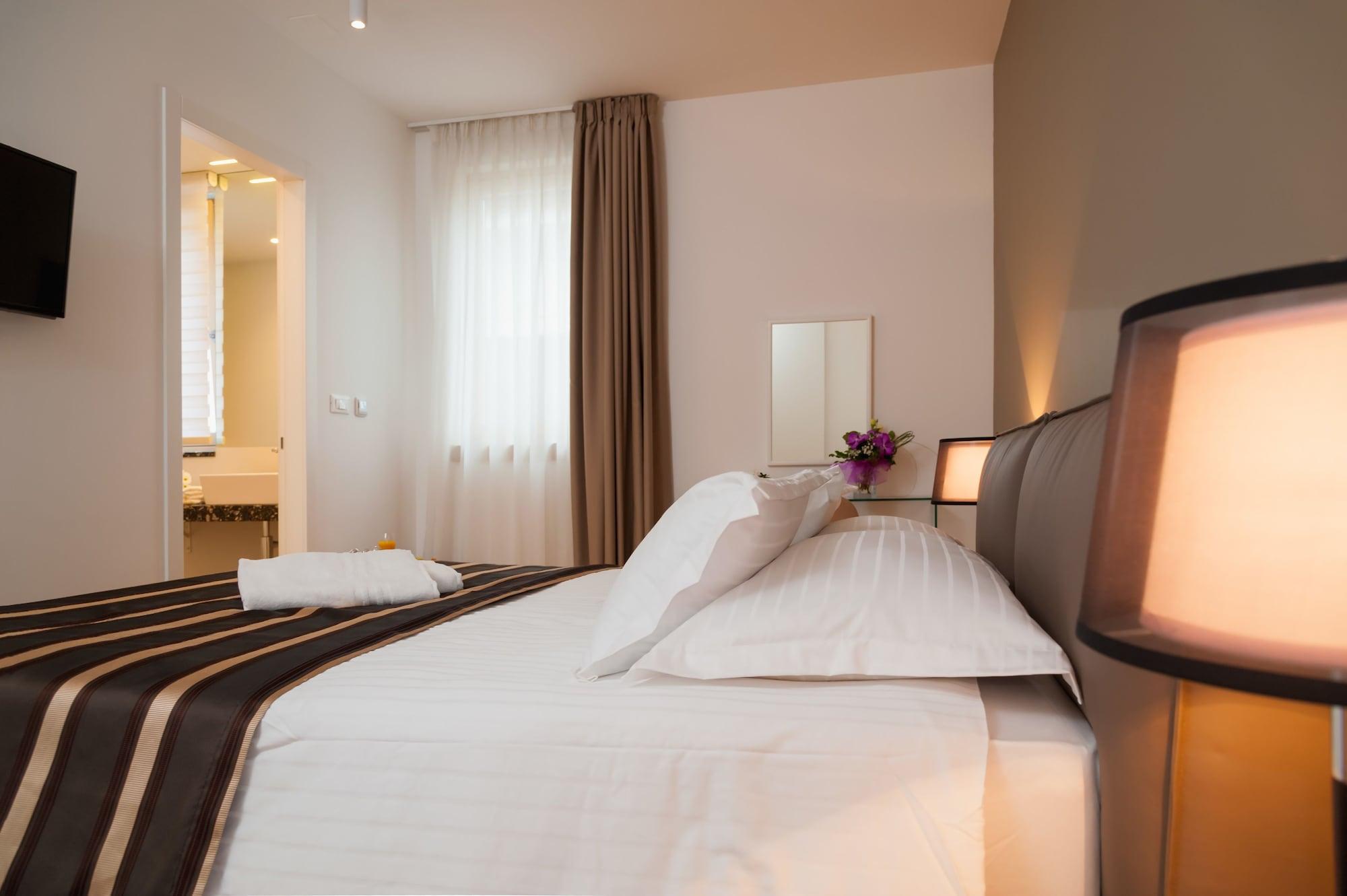 Residence by Vestibul Palace by null