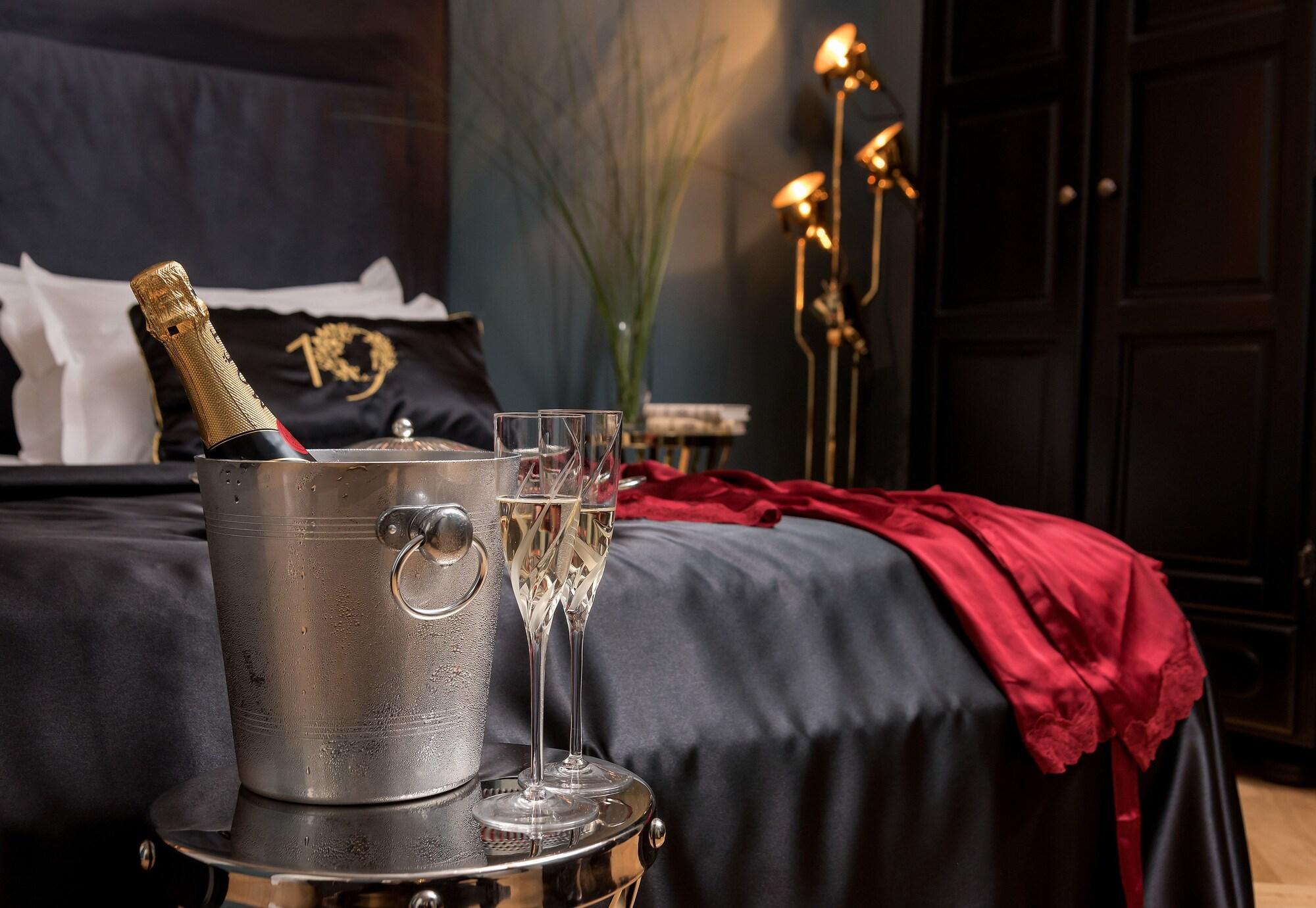 Heritage Hotel 19 by null