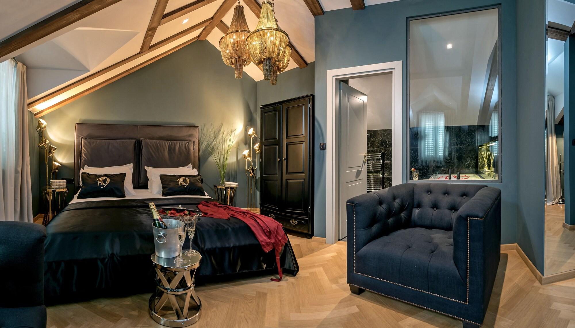 Heritage Hotel 19 by null