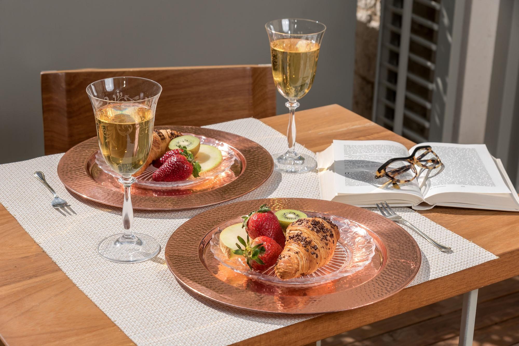 Heritage Hotel 19 by null