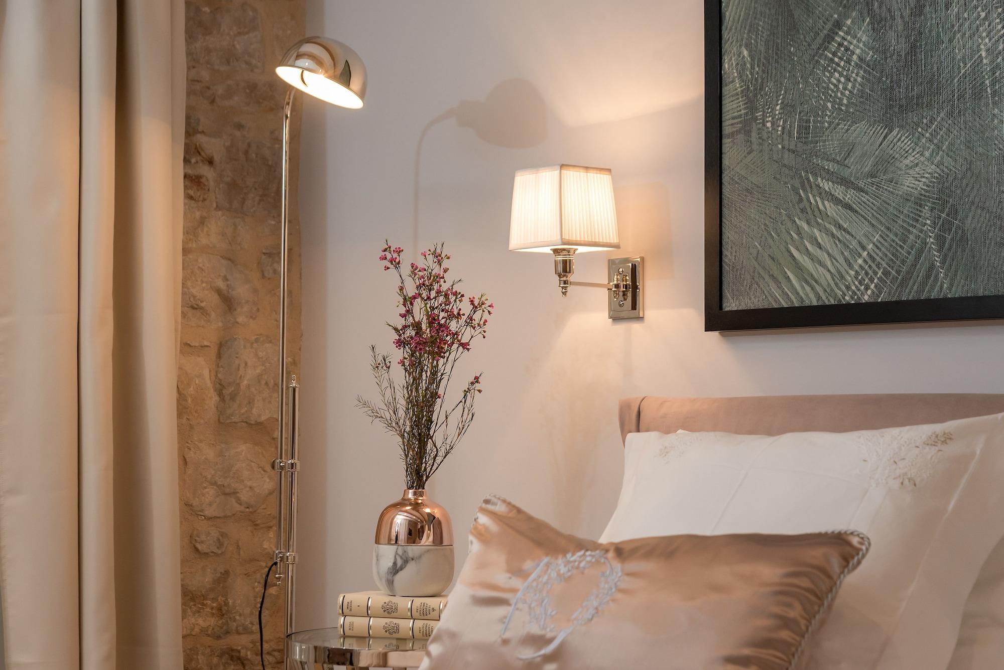 Heritage Hotel 19 by null