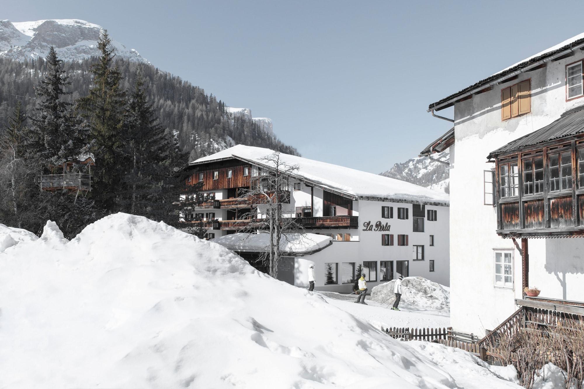 Hotel La Perla by null