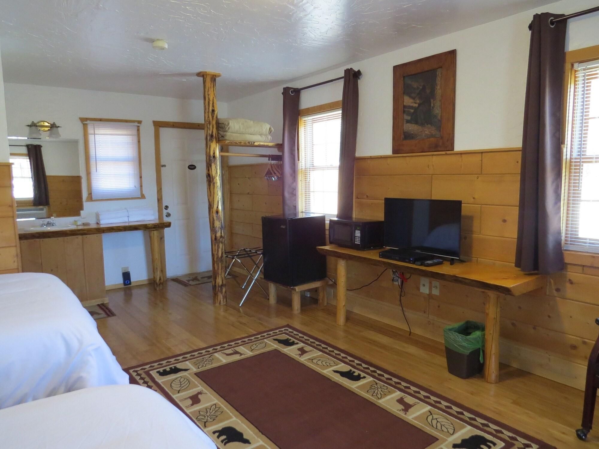 Chinook Winds Motel