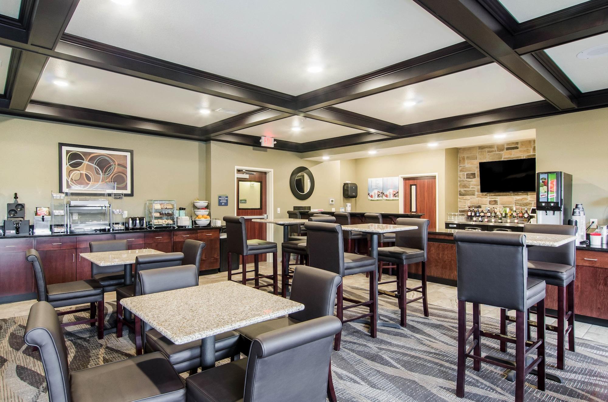 Cobblestone Hotel And Suites Torrington