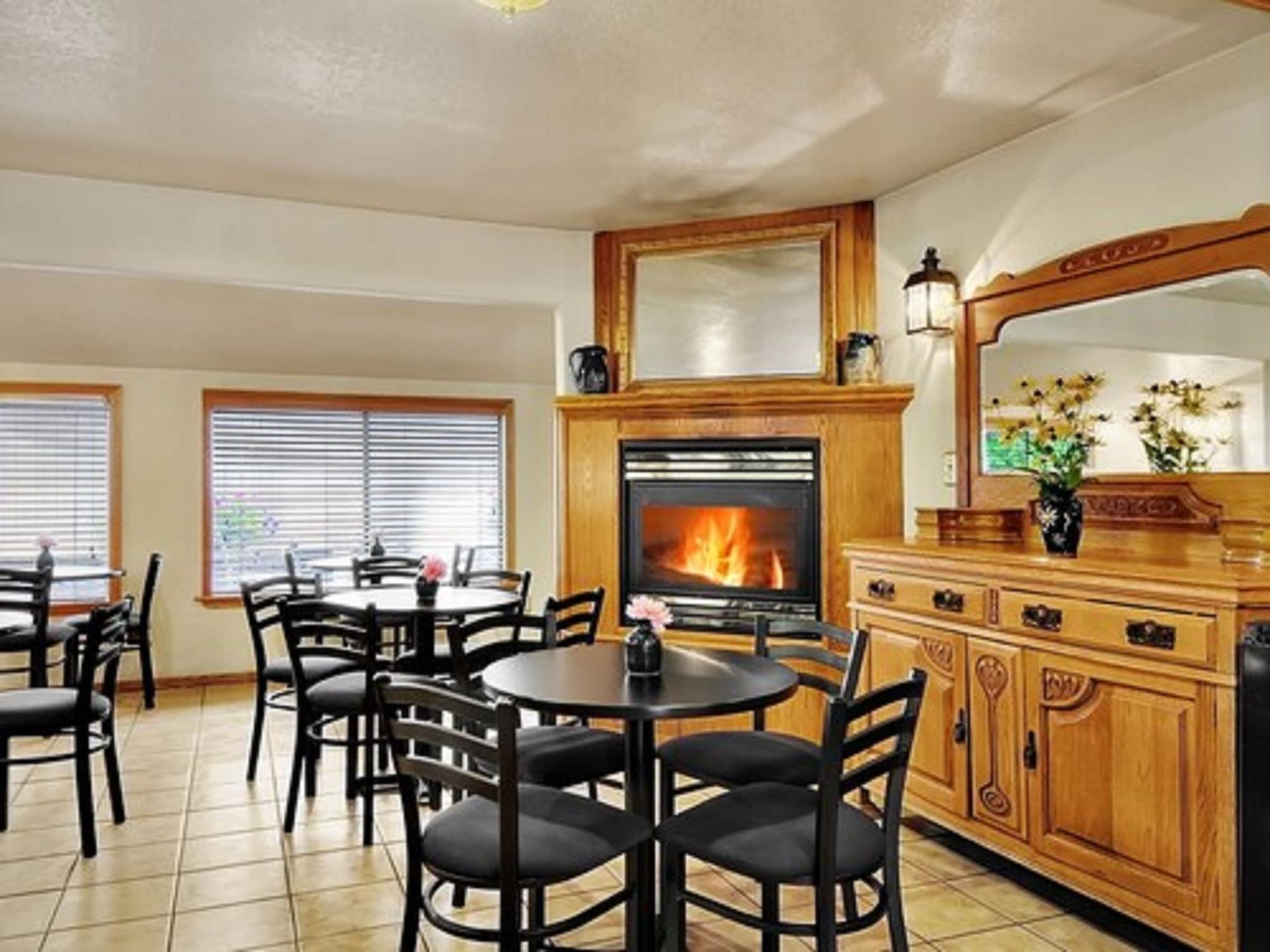 Coachman Inn & Suites