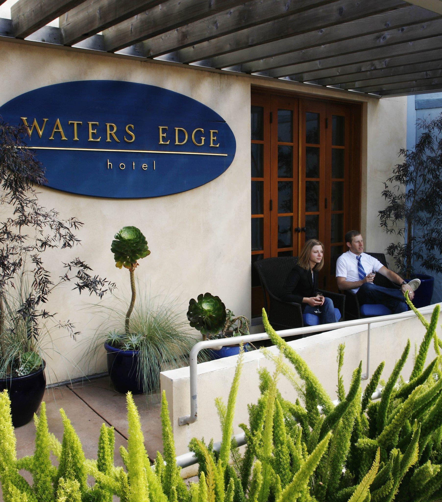 Waters Edge Hotel by null