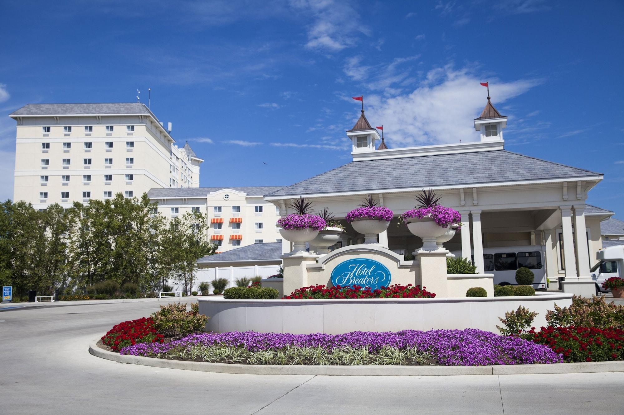 Cedar Point's Hotel Breakers