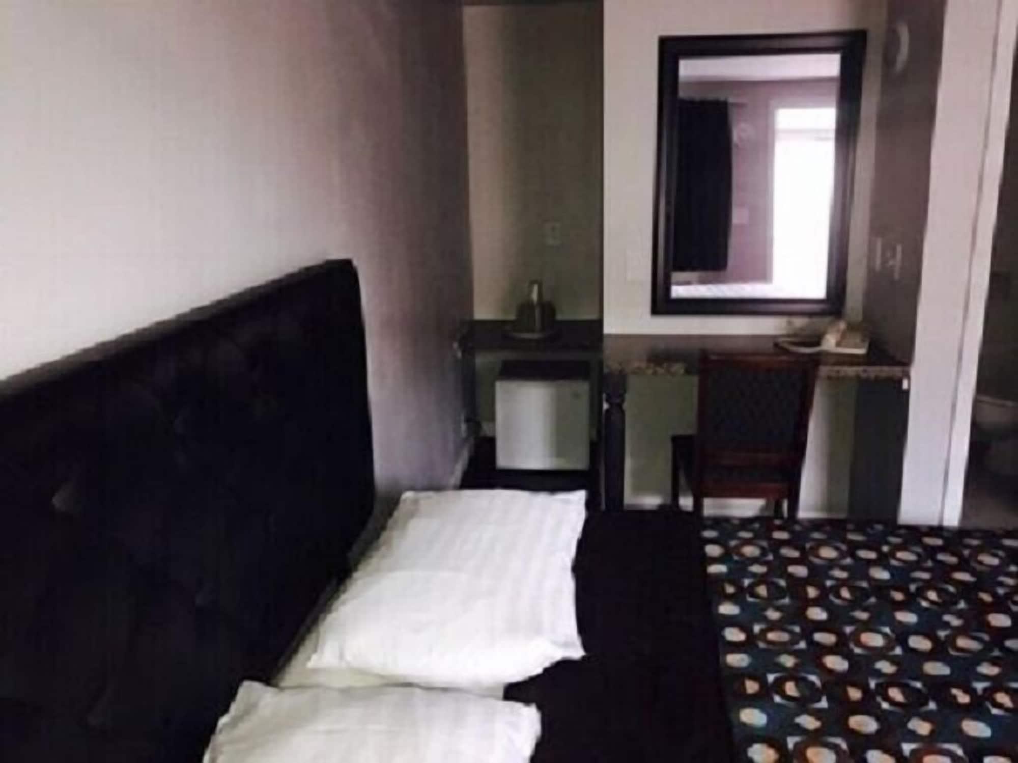 Kings Row Inn