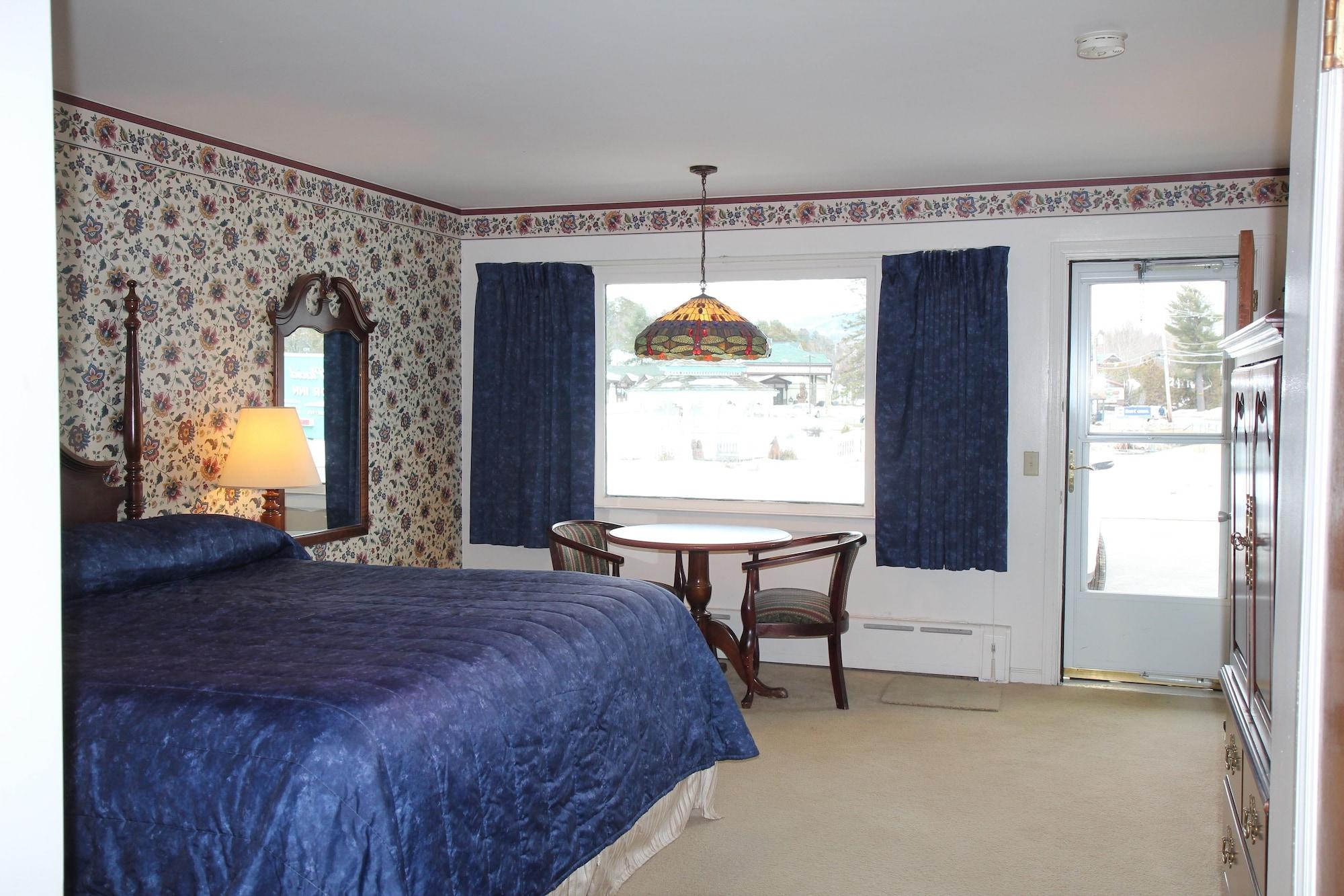 Sara Placid Inn & Suites