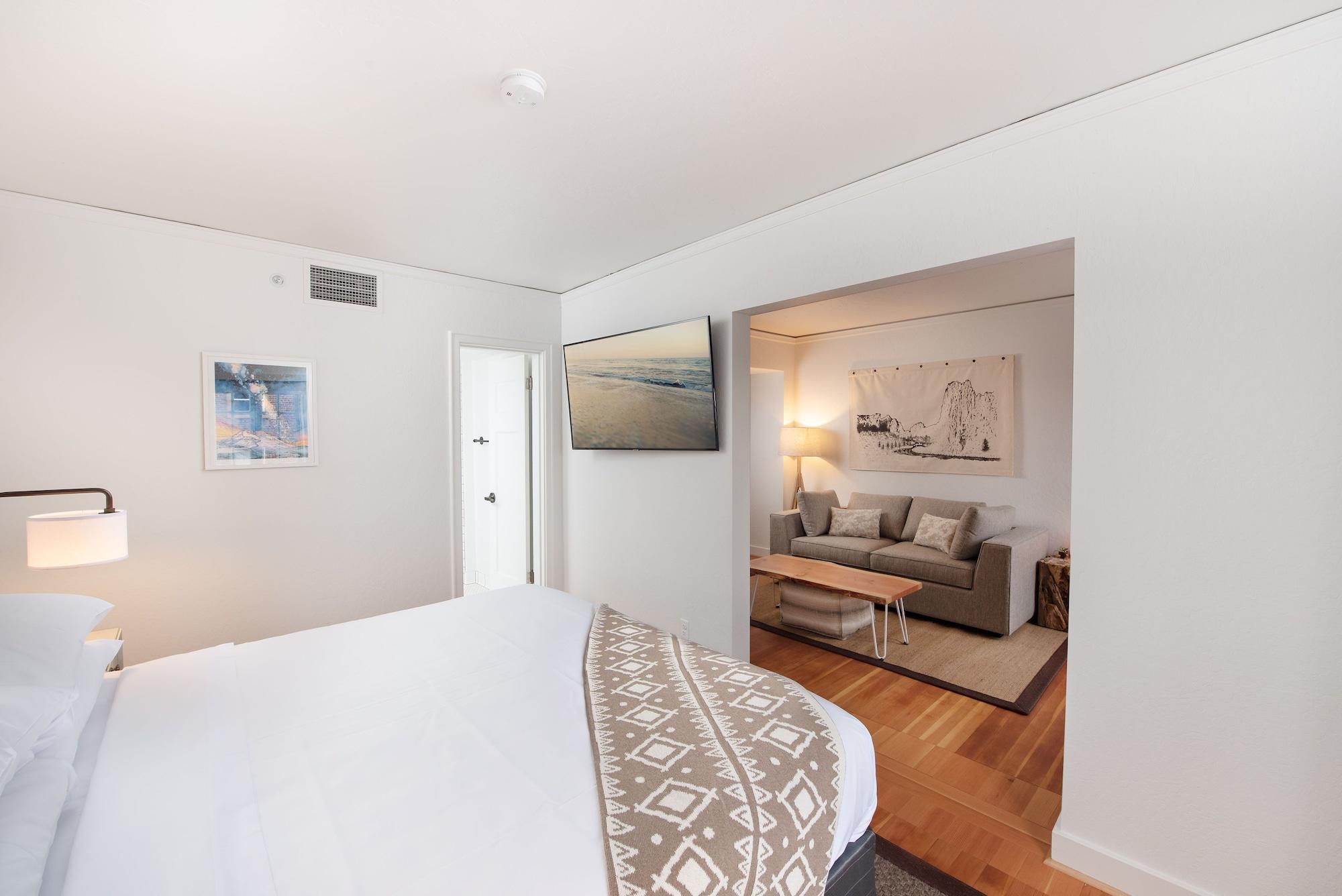 SCP Redmond Hotel by null