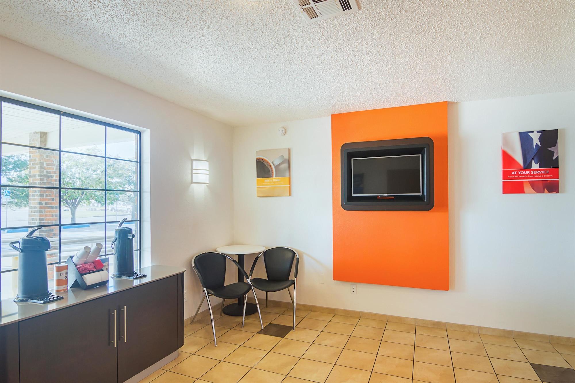 Motel 6 Lawton, OK