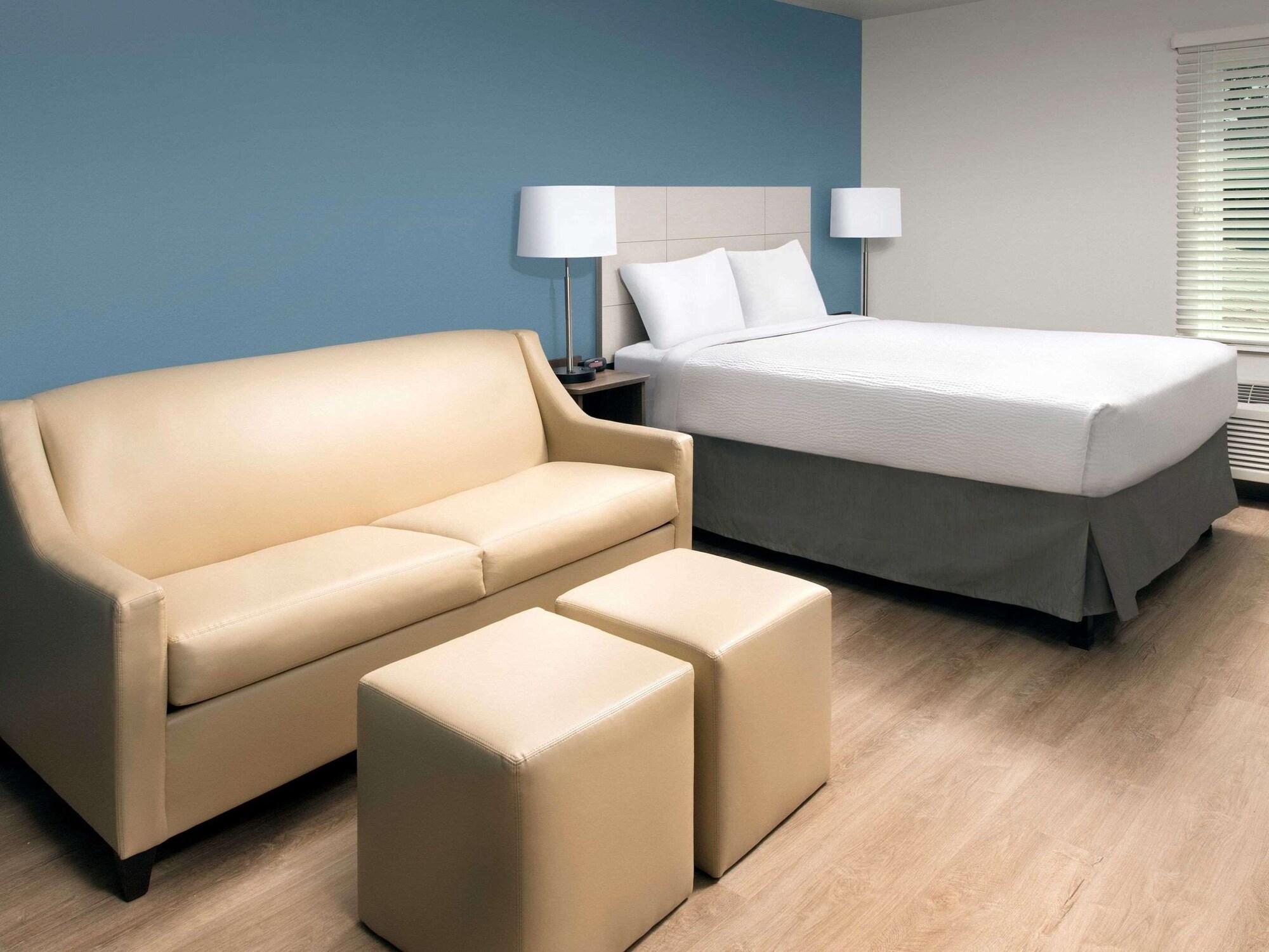 Room 4, Woodspring Suites Watford City, McKenzie