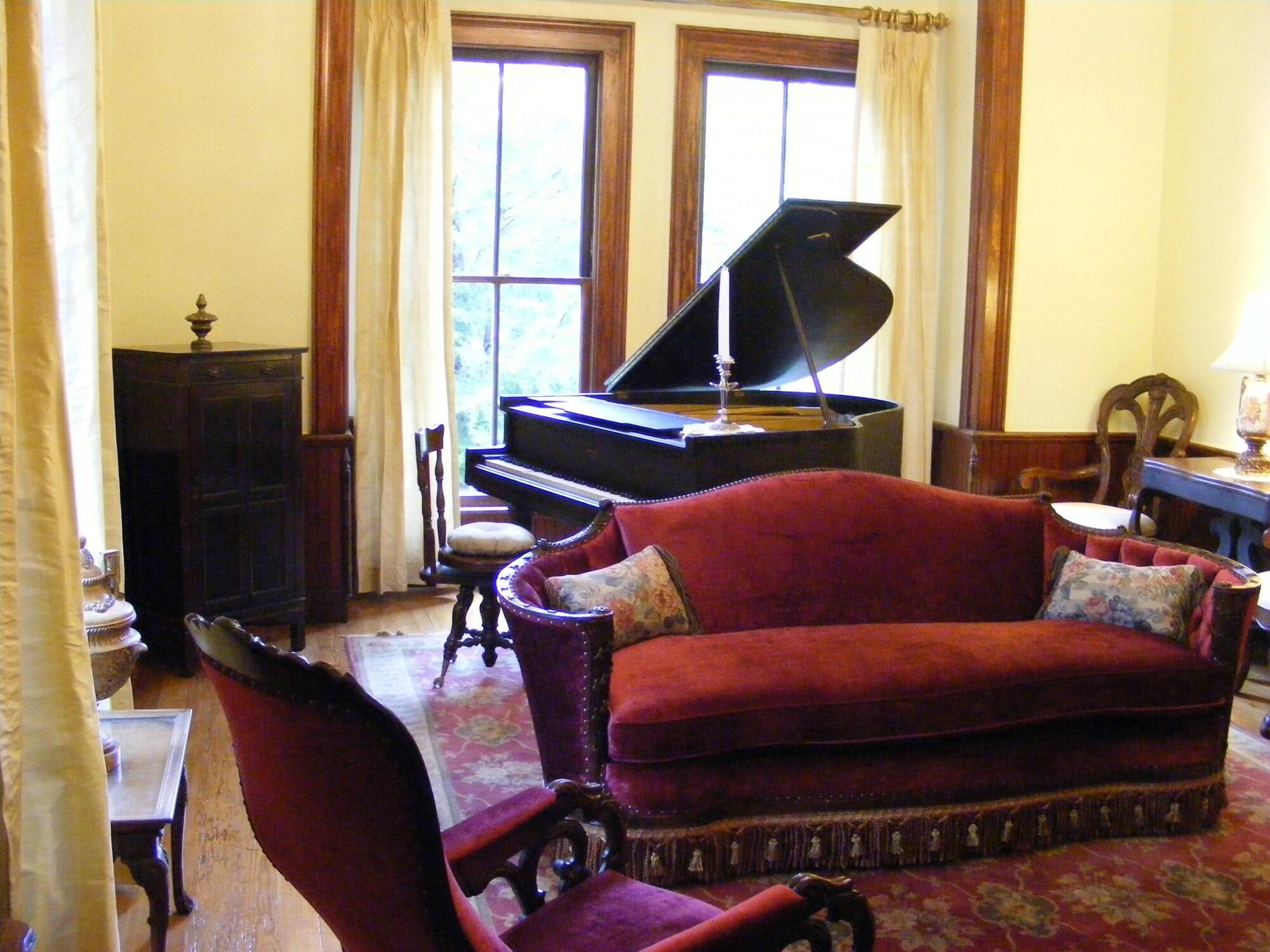 Adair Manor Bed& Breakfast