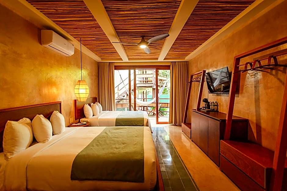 Carolina Bacalar by null