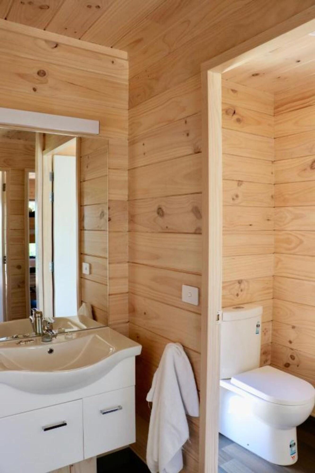 Lakes Edge Holiday Park by null
