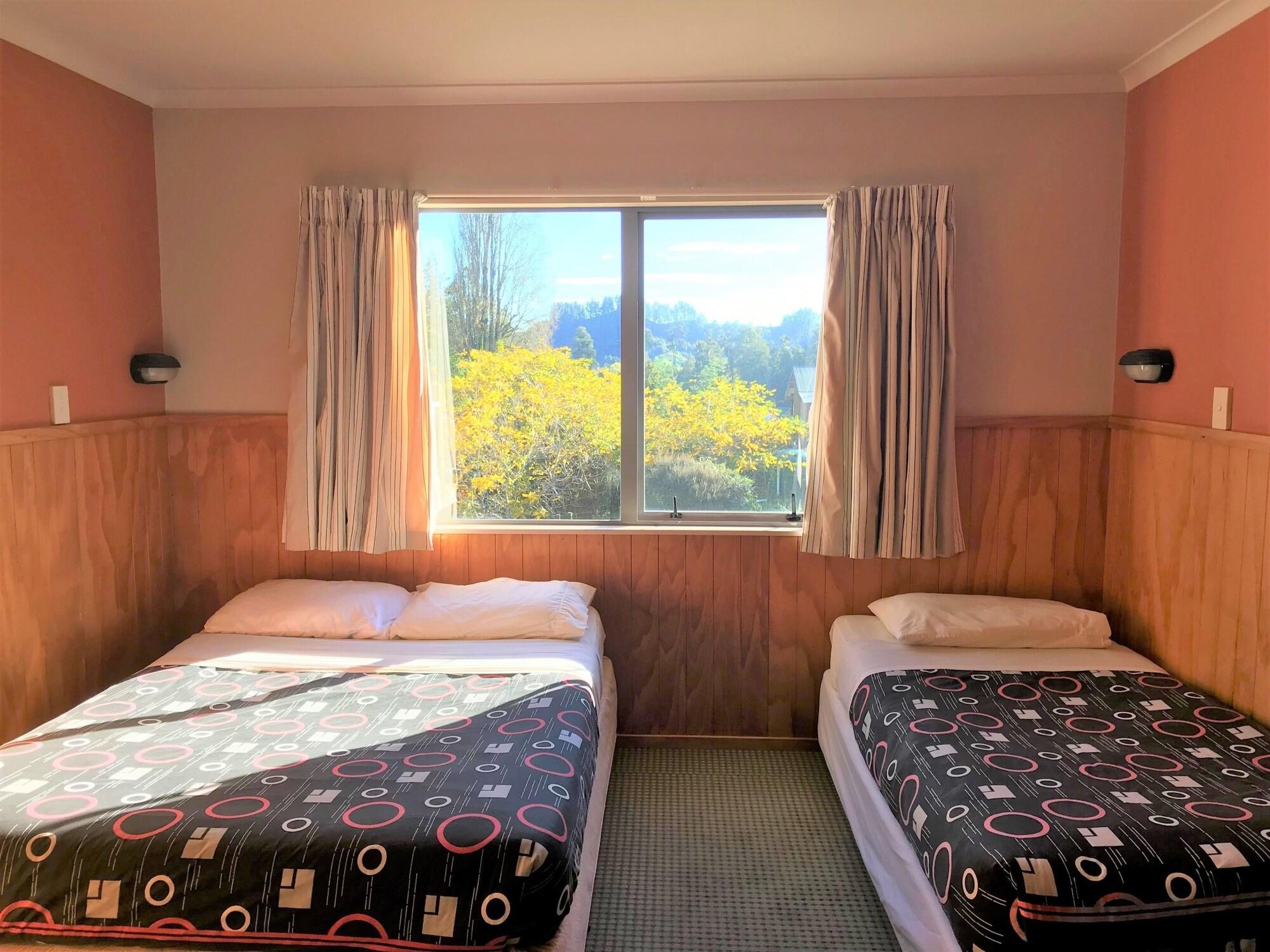 Hotel Kiwi Paka Waitomo by null