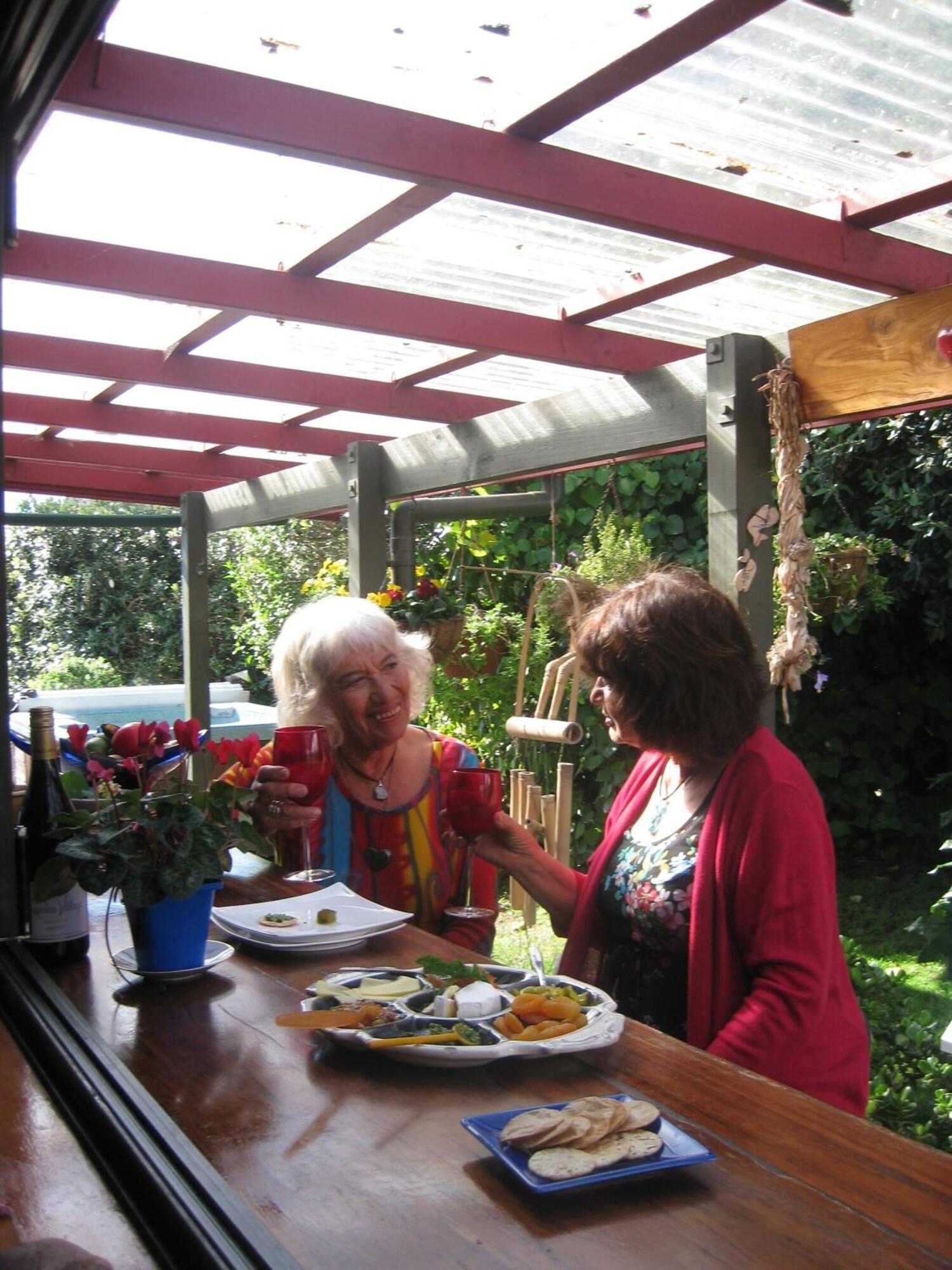 Moanarua Beach Cottage