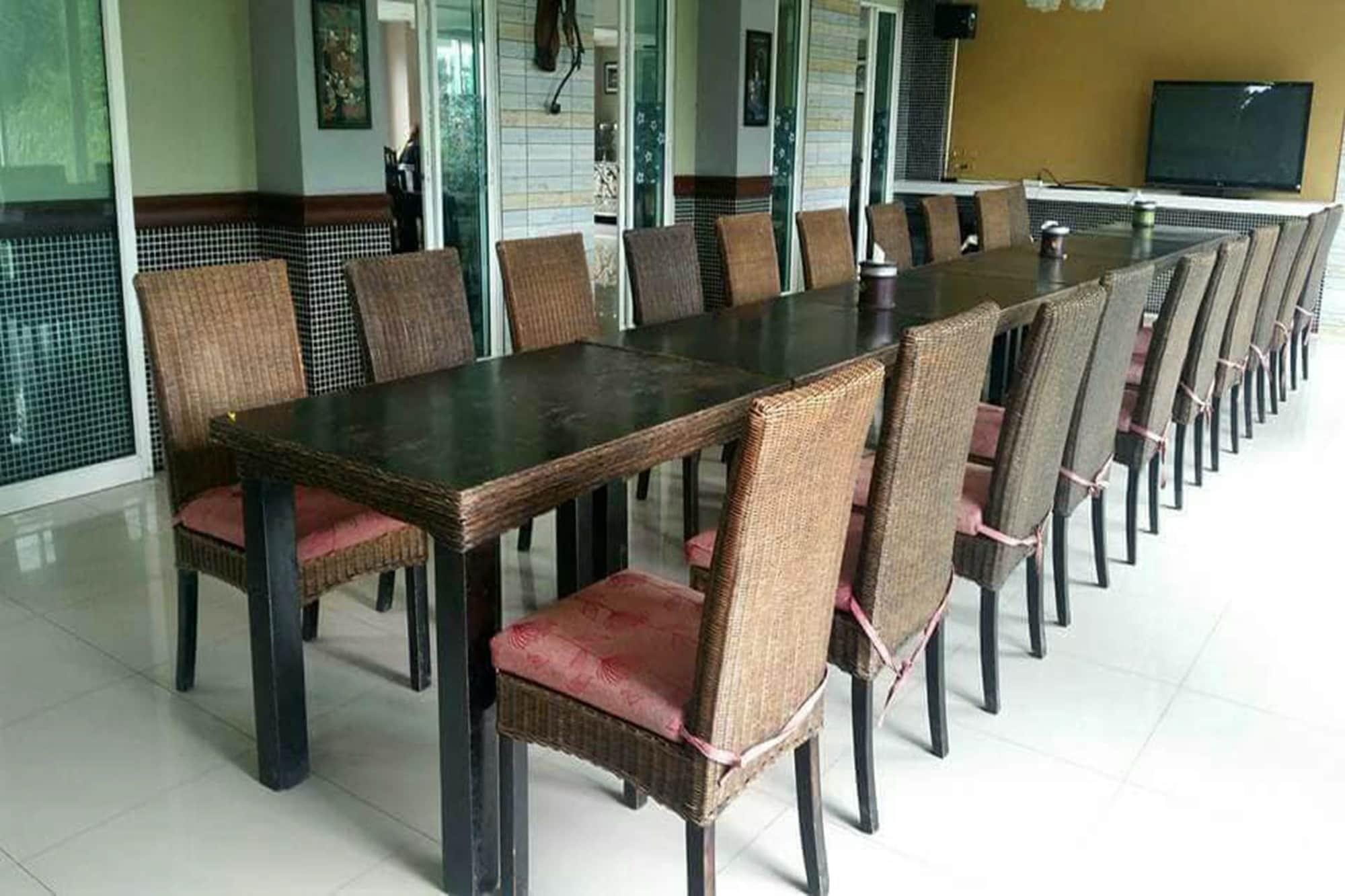 Grand Pruksa Siri Apartment