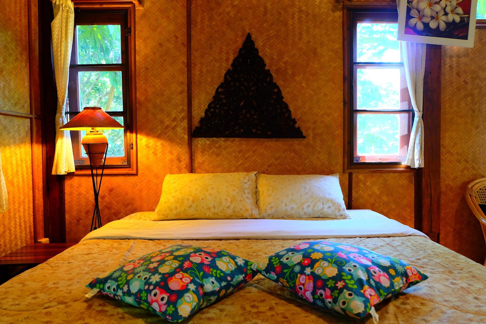 Malee's Nature Lovers Bungalows (Mini Resort)