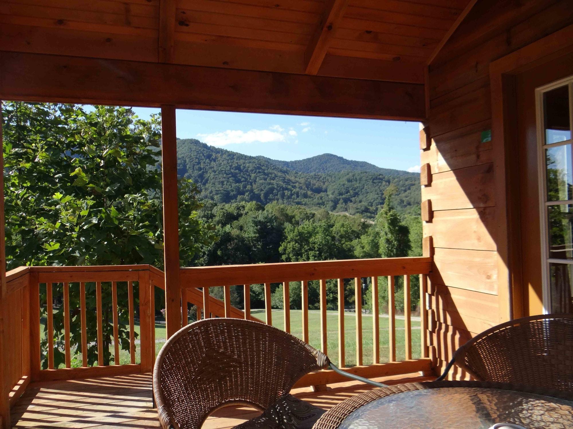 Engadine Inn & Cabins