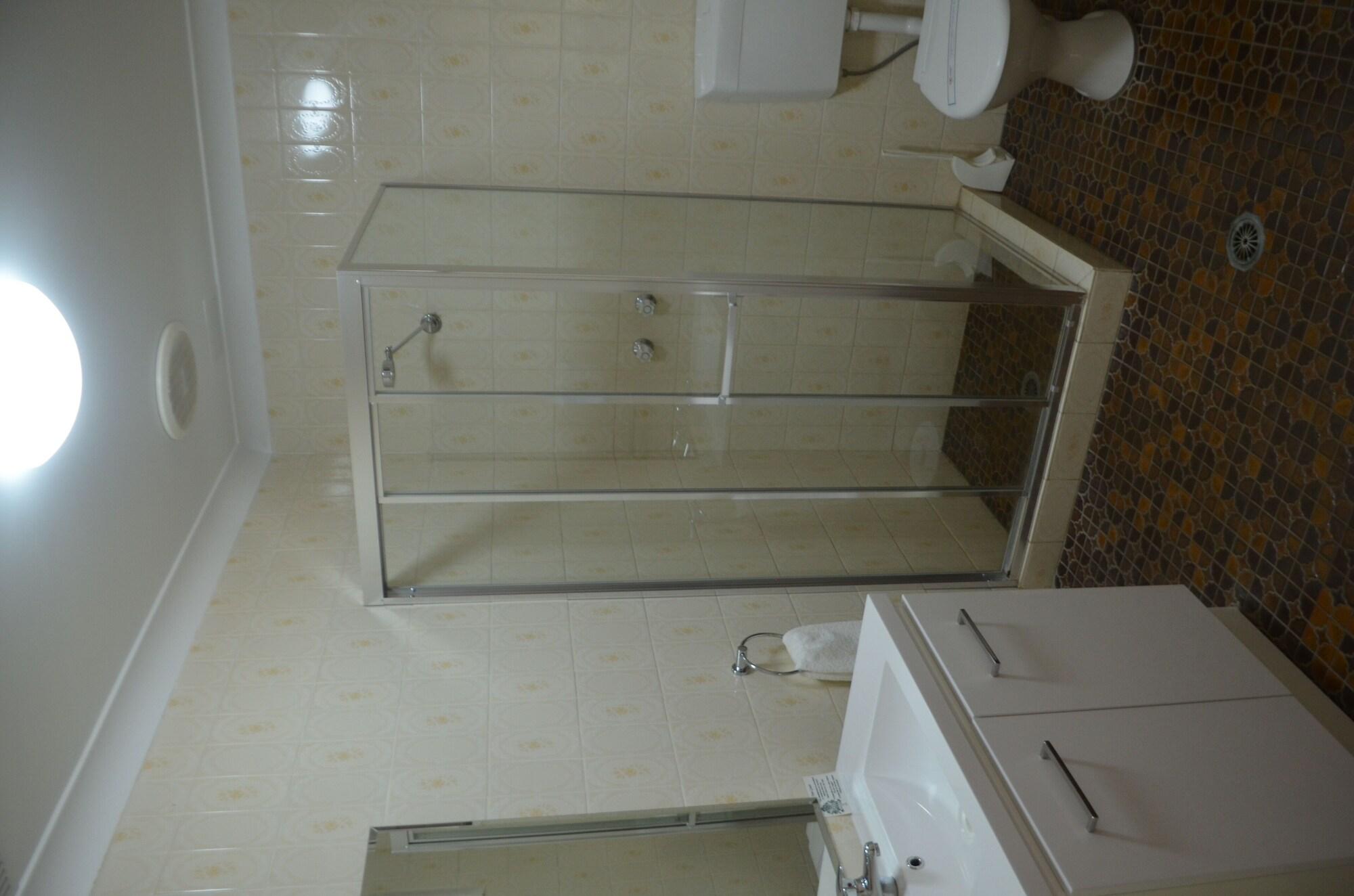 Ten Dollar Town Motel by null