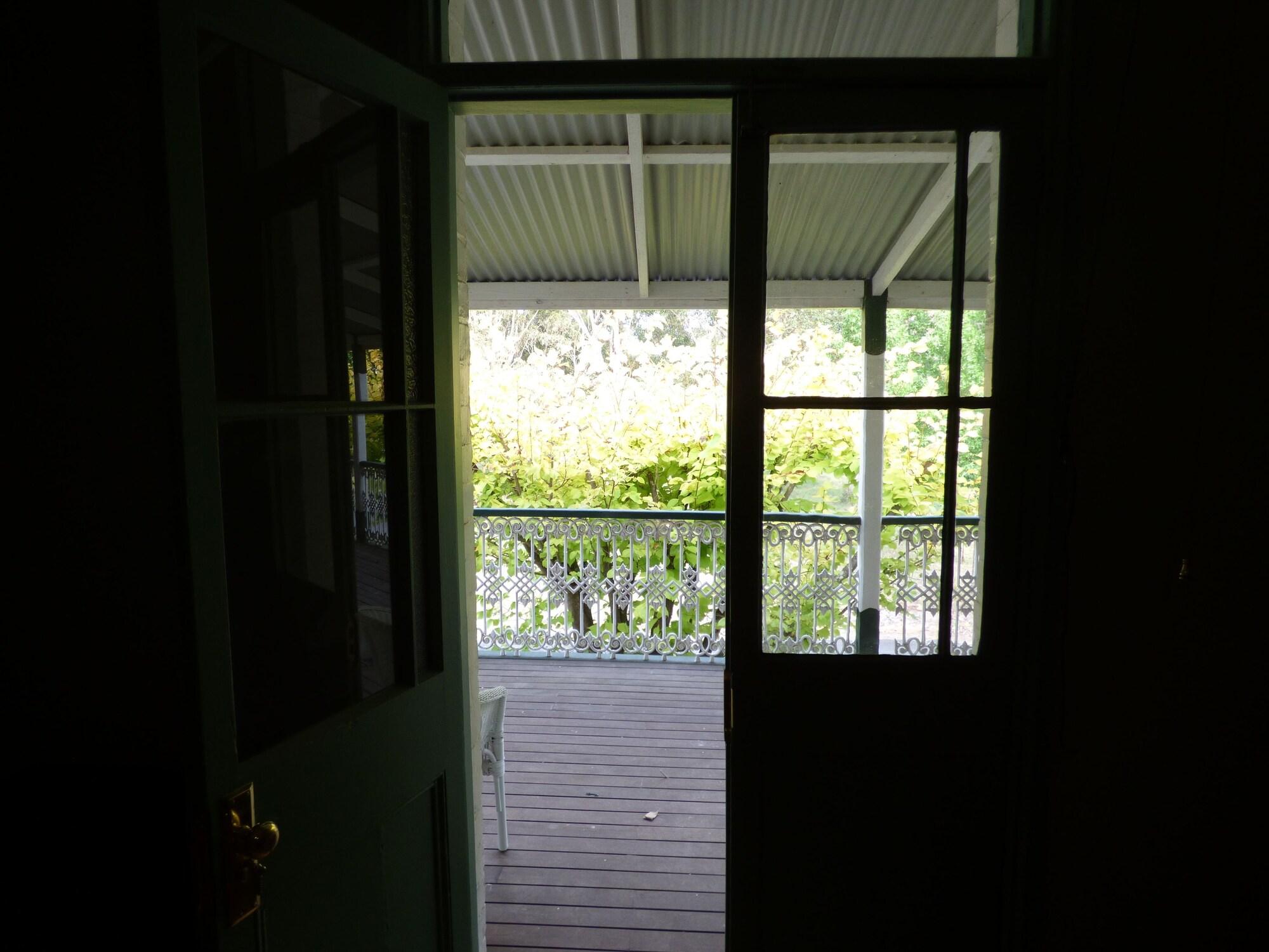 Tenterfield Lodge Caravan Park by null