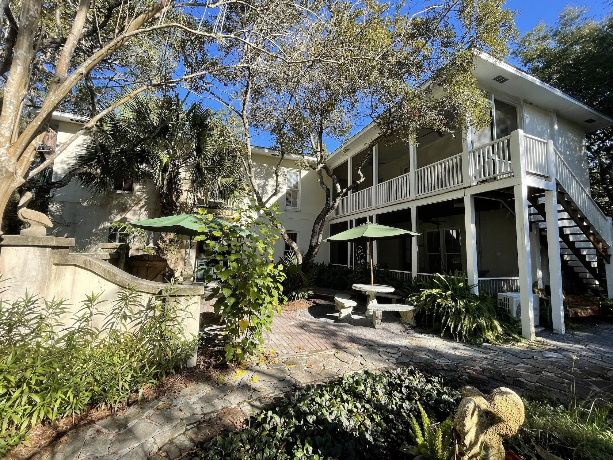 Hibiscus Coffee & Guesthouse by null