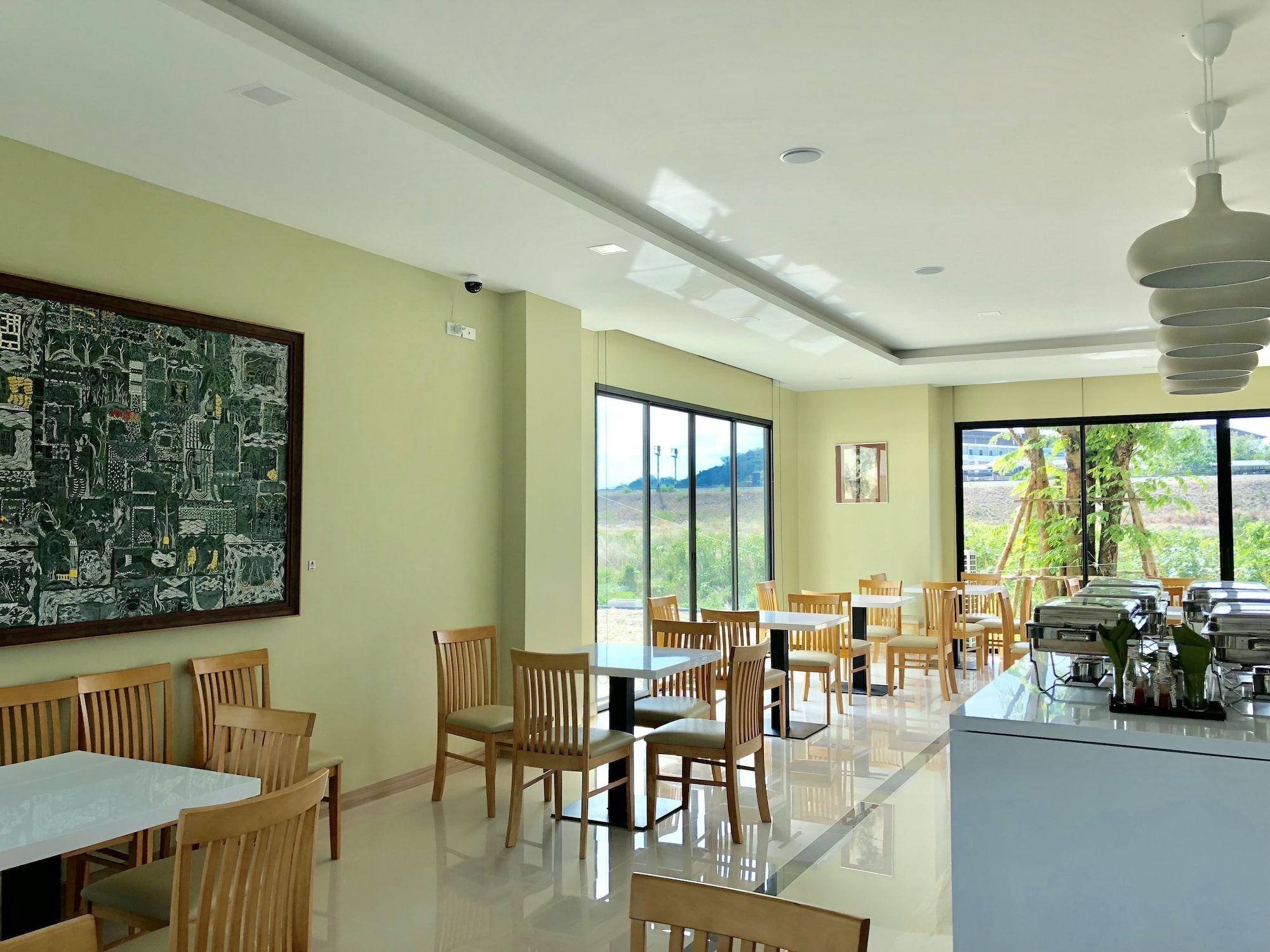 Porestva Hotel Sriracha