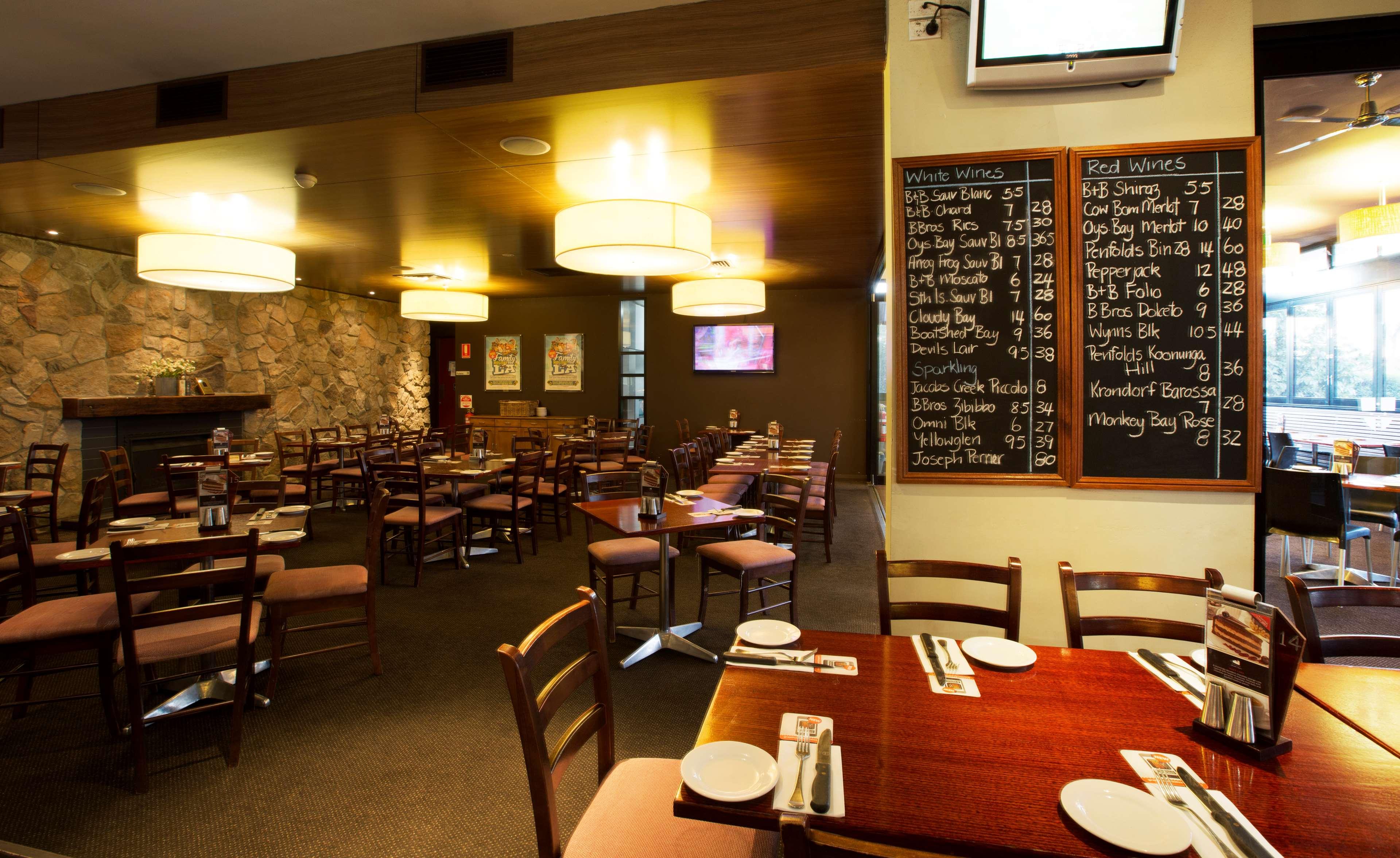 Nightcap At Federal Hotel Toowoomba
