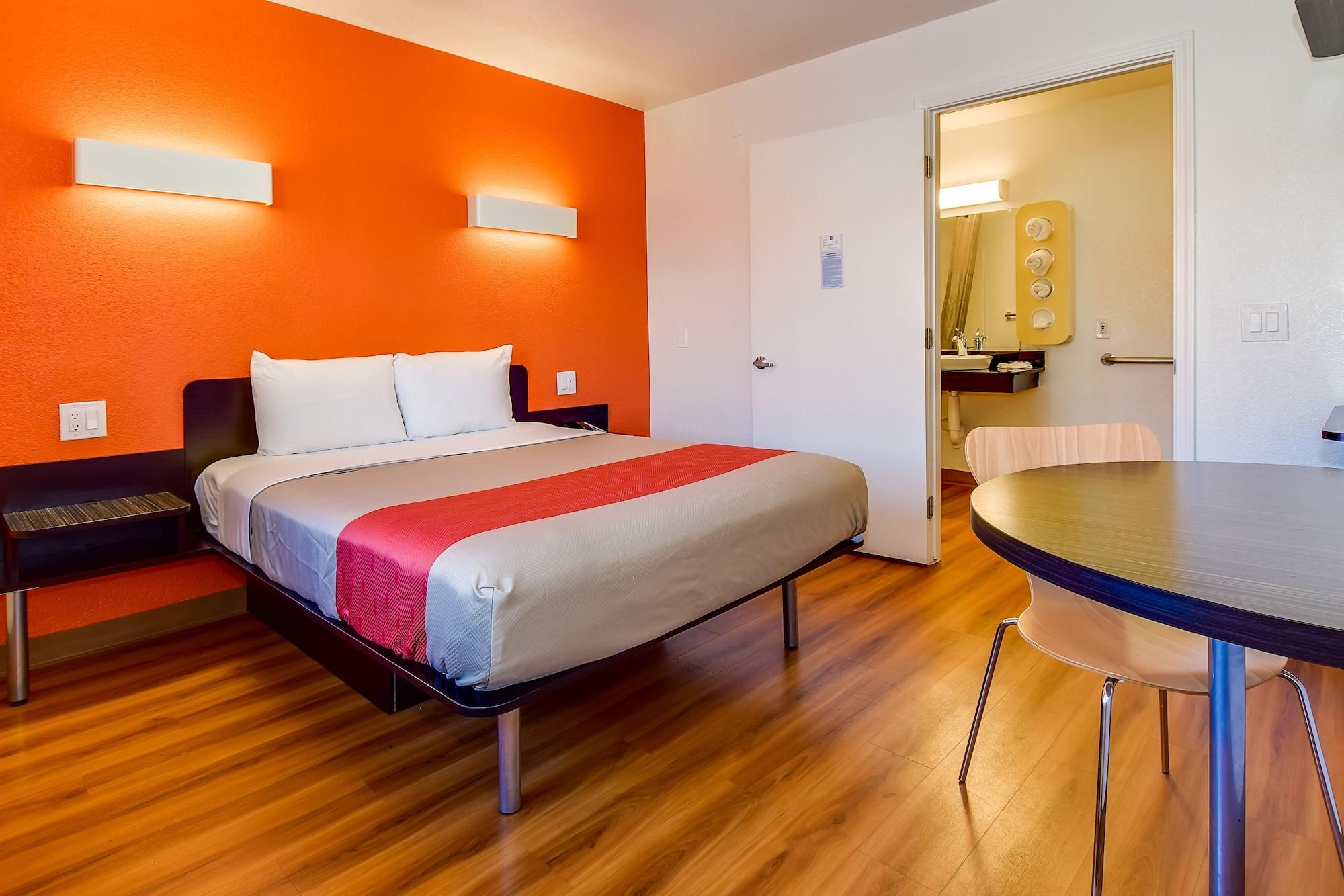 Motel 6 Riverside, CA - UCR East