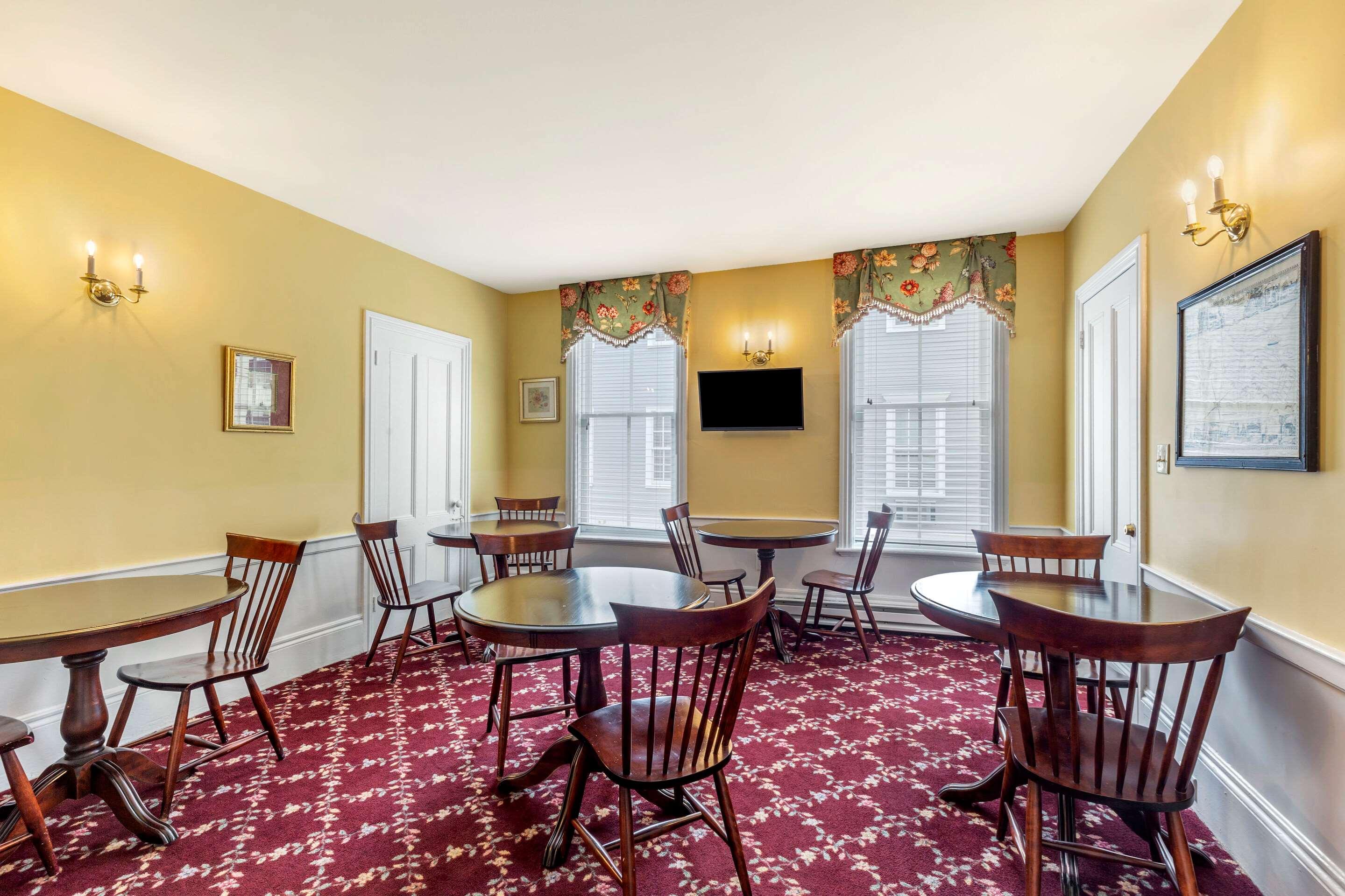 Essex Street Inn by null