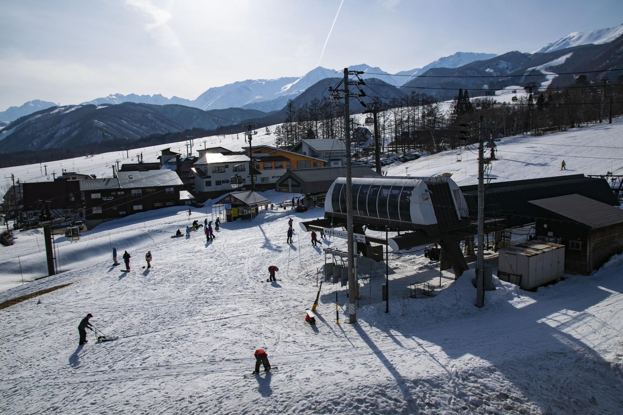 La Vista Hotel - Stay on the Slopes